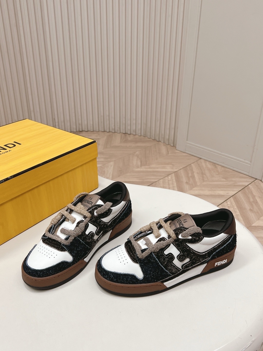 Кроссовки Fendi Match чёрно-бело-коричневого цвета
