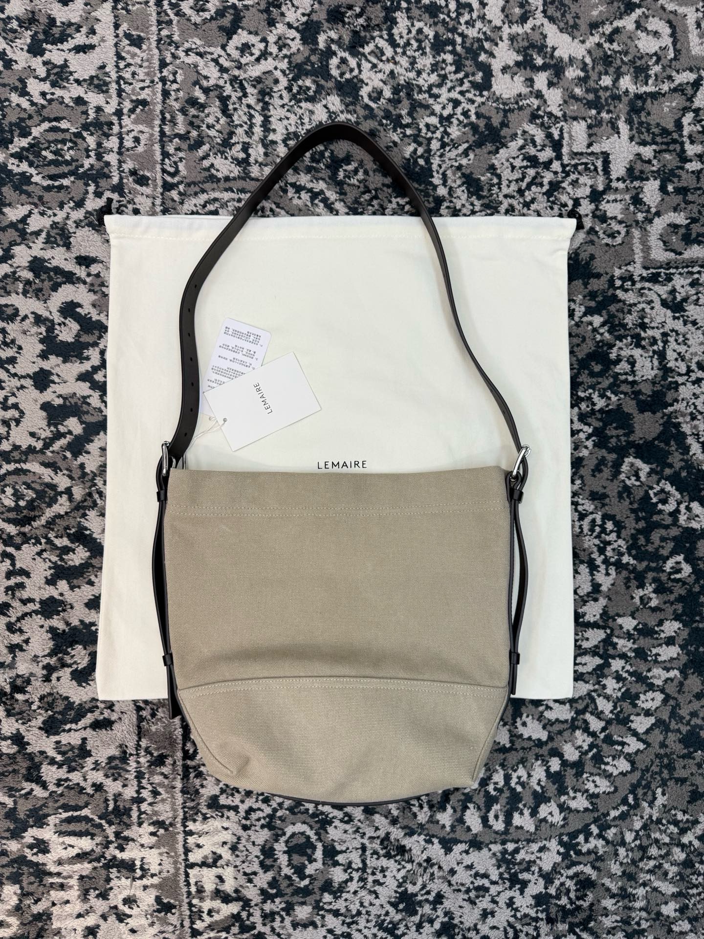 Сумка женская в стиле Lemaire Small Tote серо-бежевого цвета 