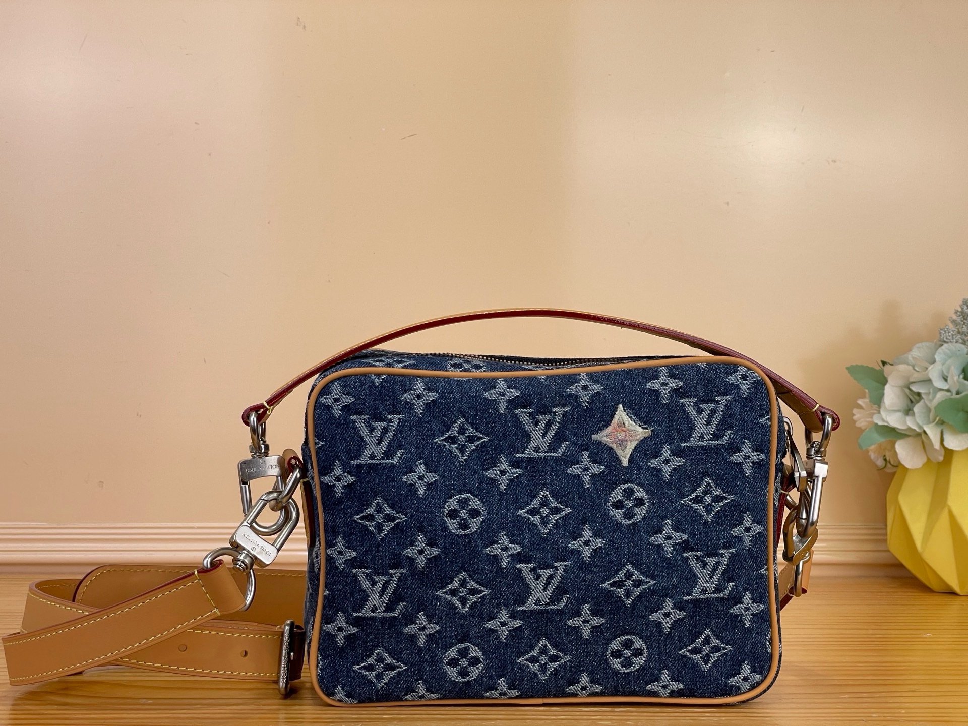 Сумка мужская Louis Vuitton Nil  синего цвета