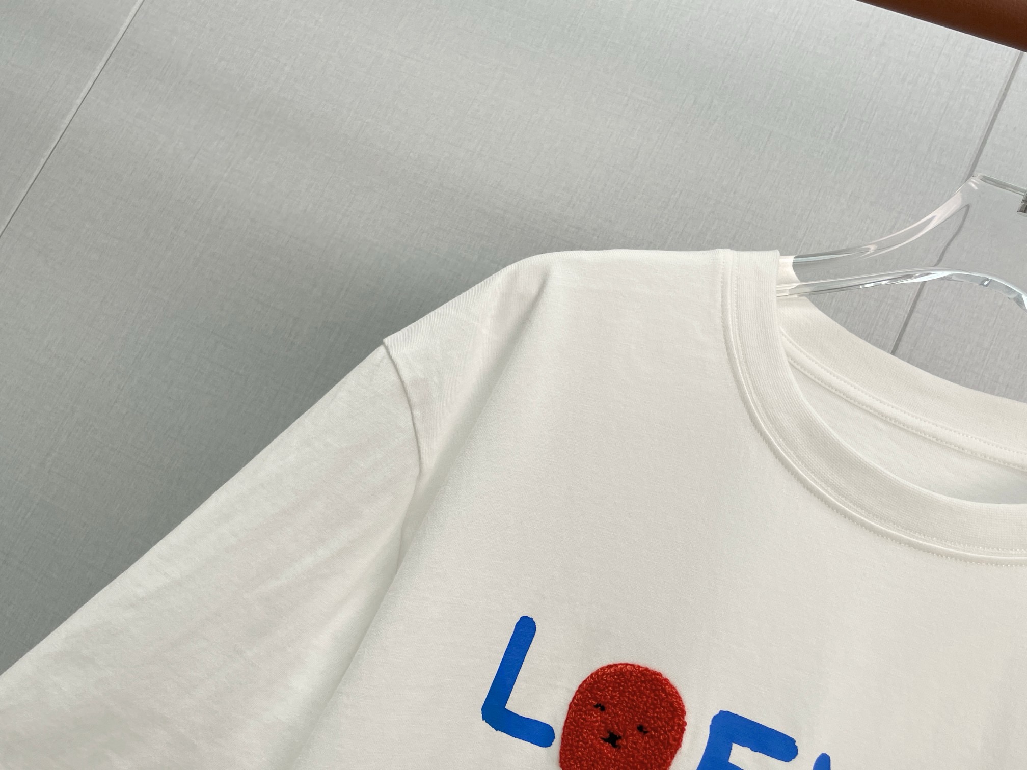 Футболка мужская Loewe Regular Fit T-Shirt белого цвета с вышивкой LOEWE 1846 Madrid