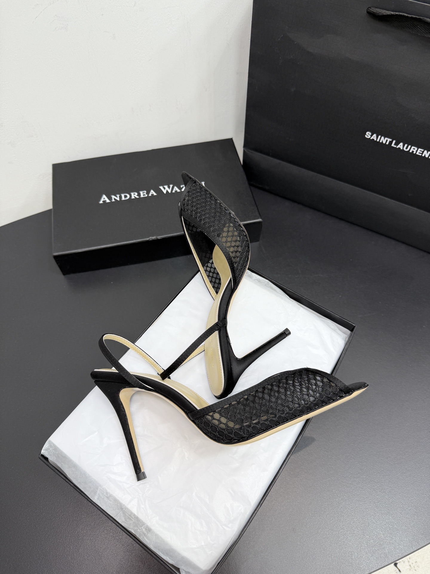 Туфли женские в стиле Andrea Wazen чёрного цвета