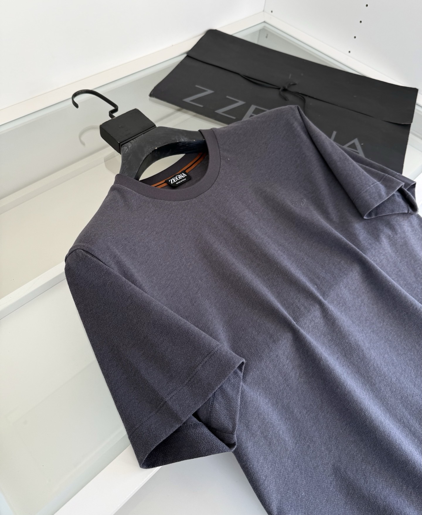 Футболка мужская в стиле Zegna тёмно-серого цвета базовая