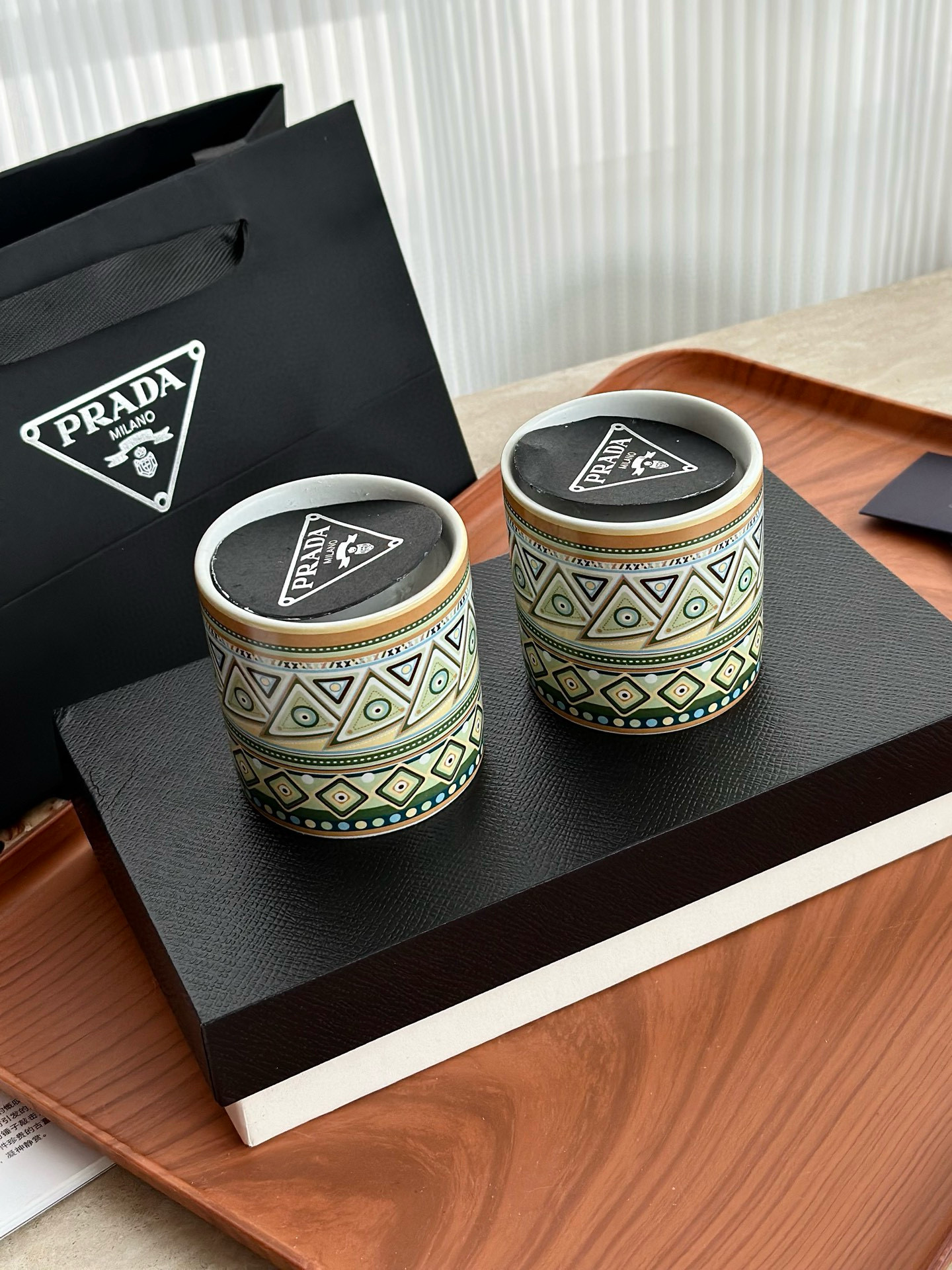  Свечи ароматические  в стиле Prada, набор из 2 шт.