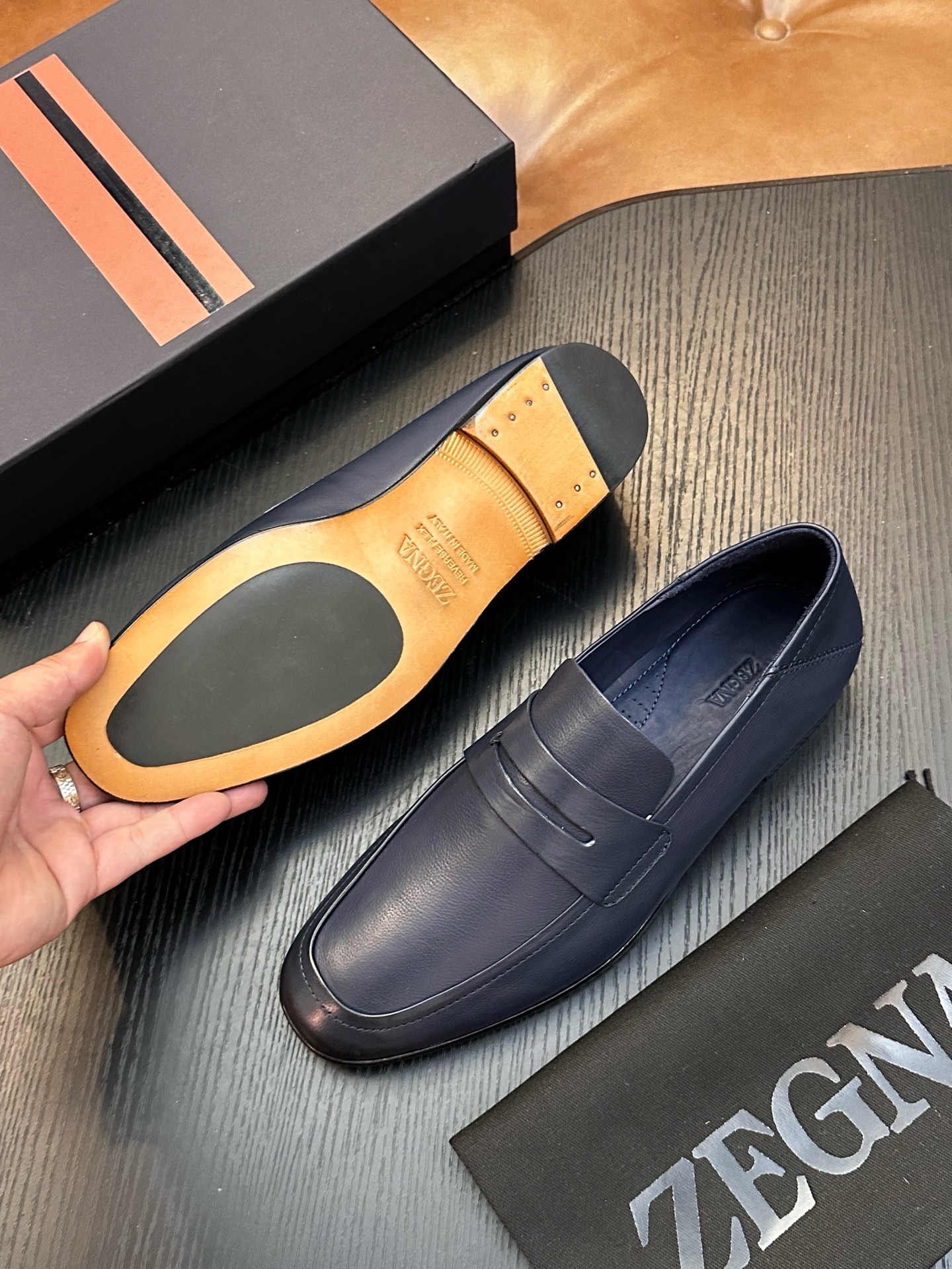 Лоферы мужские в стиле Zegna из натуральной кожи синего цвета