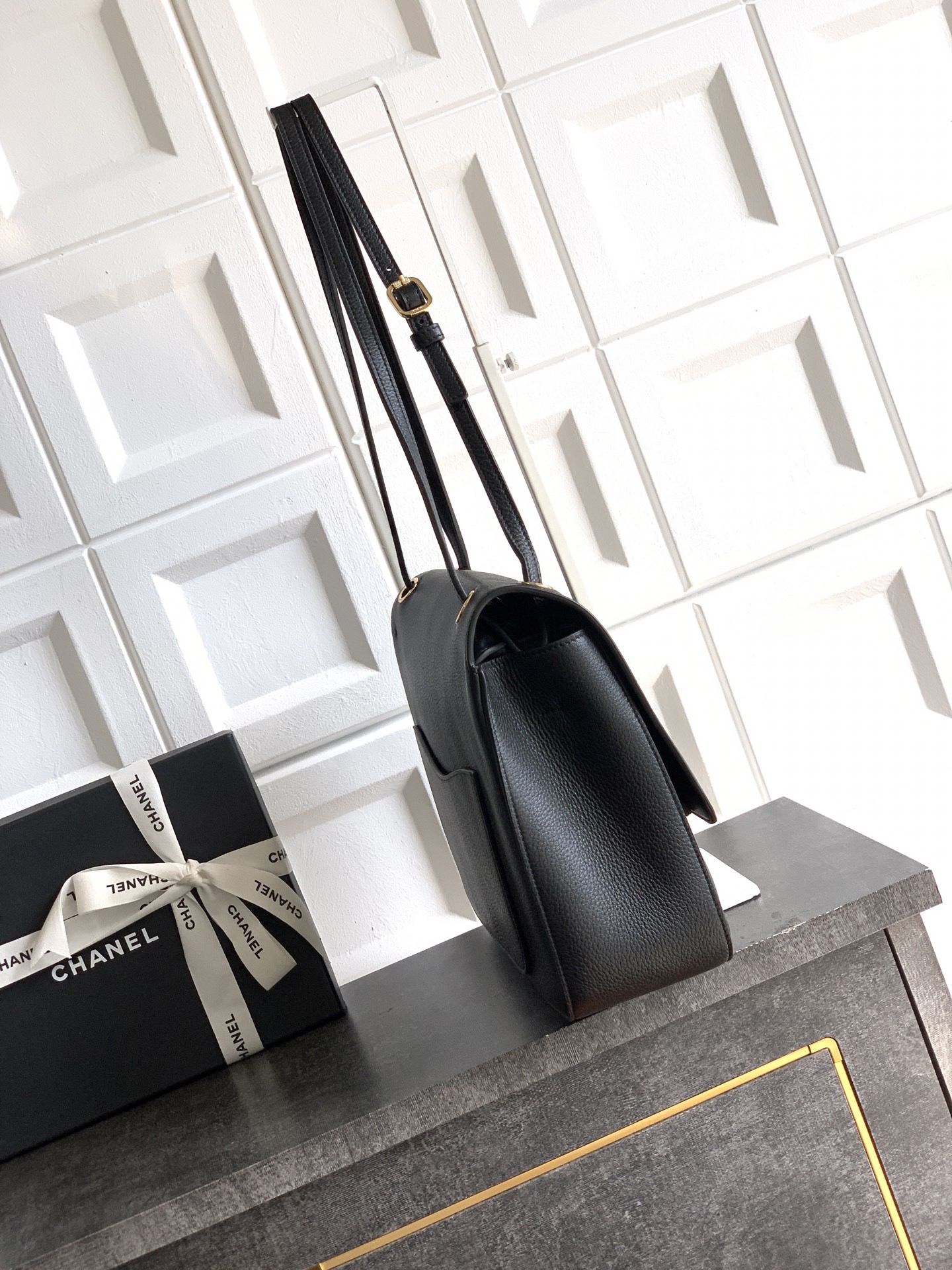 Сумка женская Chanel CF Shopping Bag черного цвета