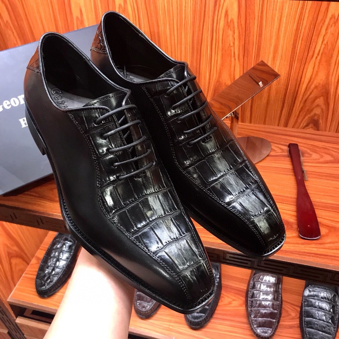 Оксфорды мужские Berluti из кожи крокодила чёрного цвета