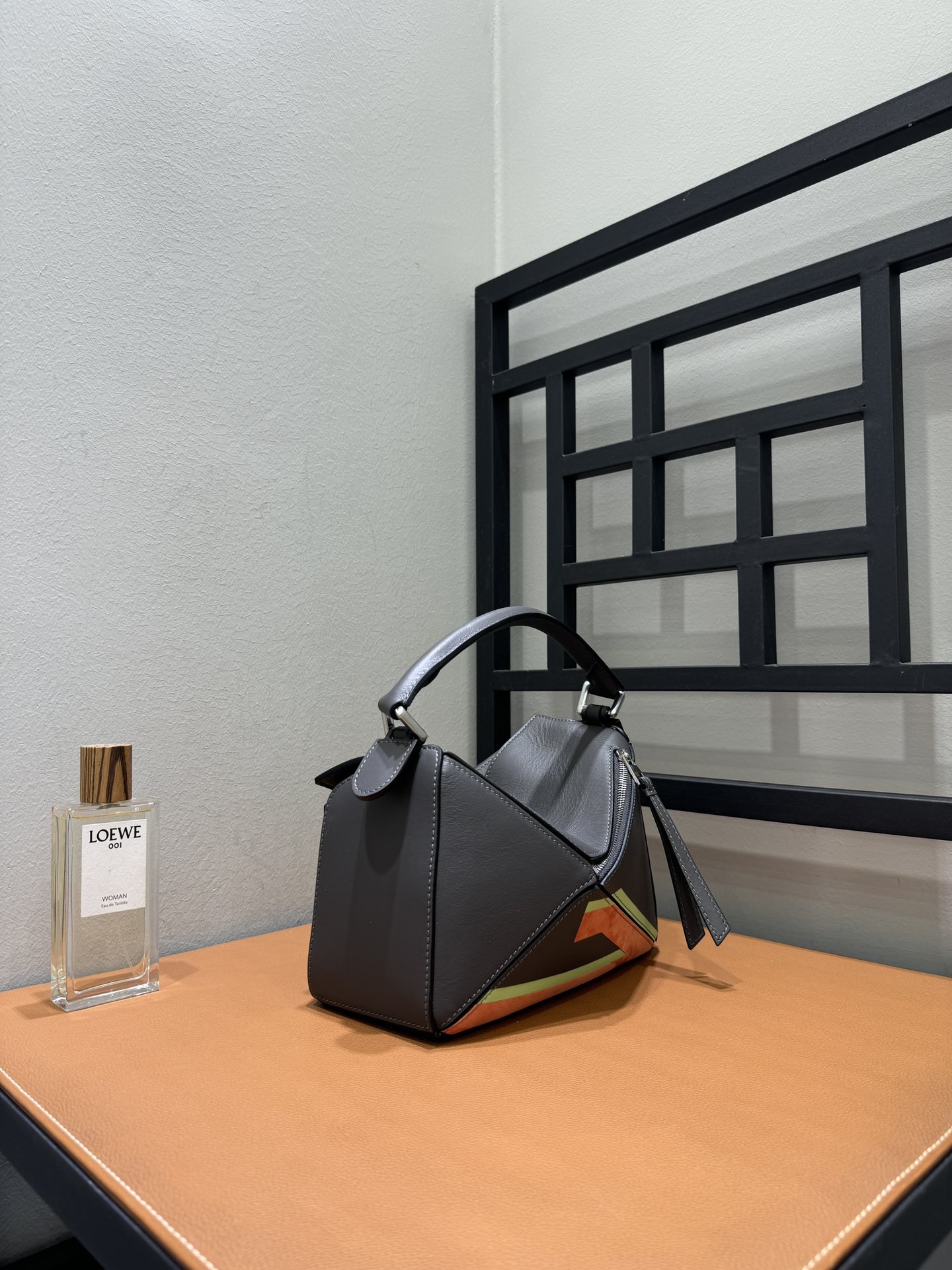 Сумка женская в стиле Loewe Puzzle Louis Wain чёрного цвета с принтом