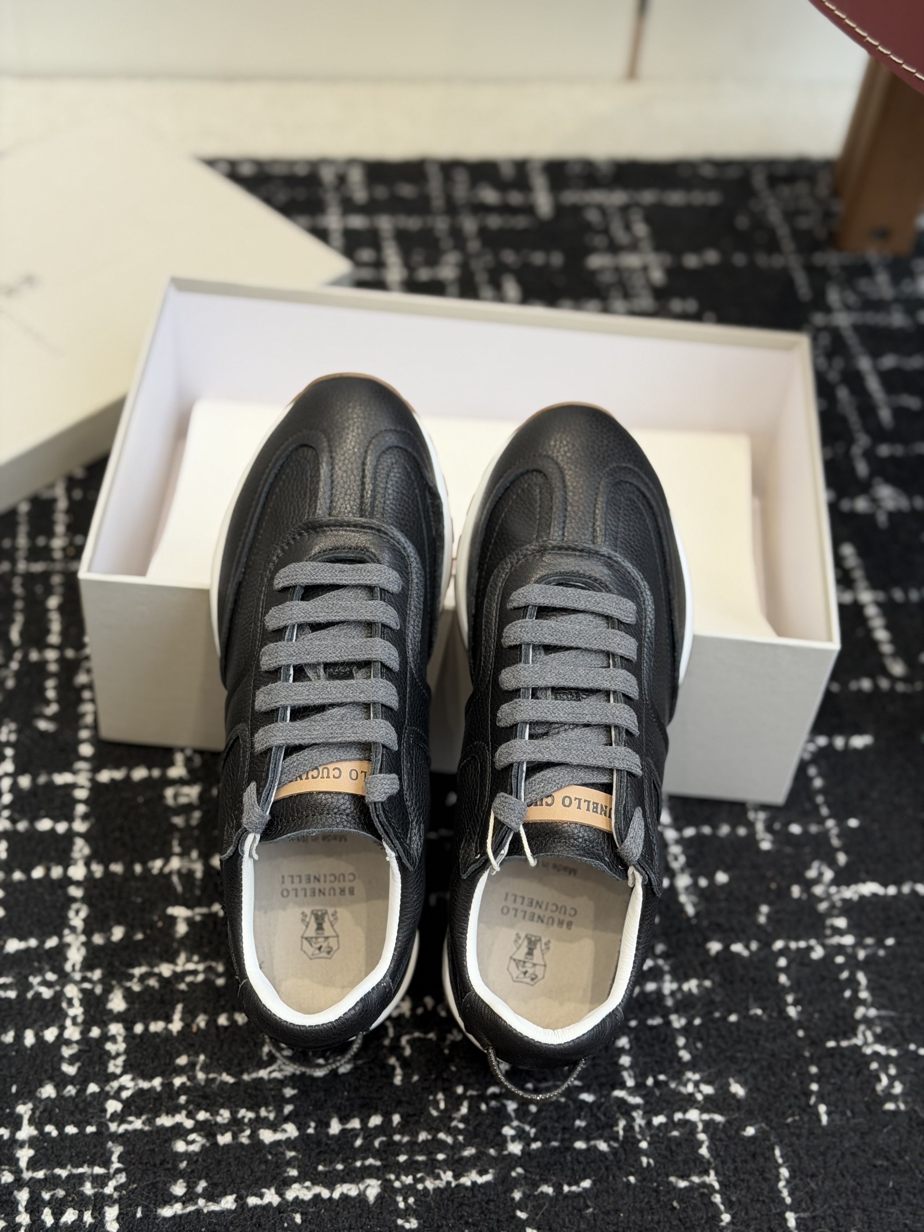 Кроссовки женские в стиле Brunello Cucinelli черного цвета