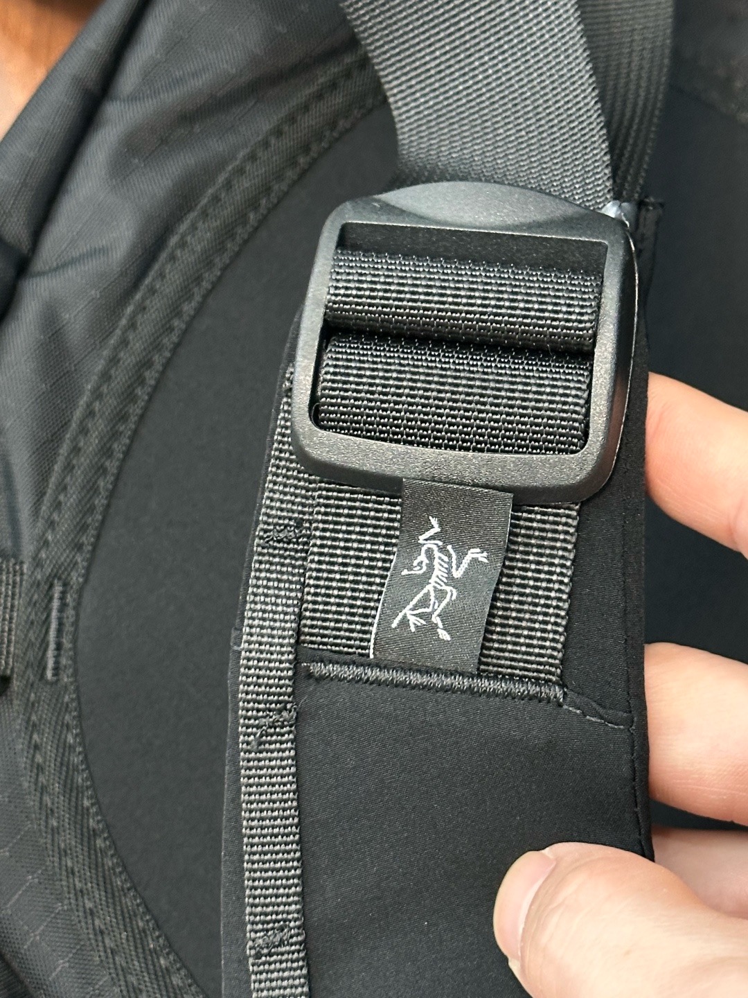Сумка через плечо  Arc’teryx Granville 10 чёрного цвета