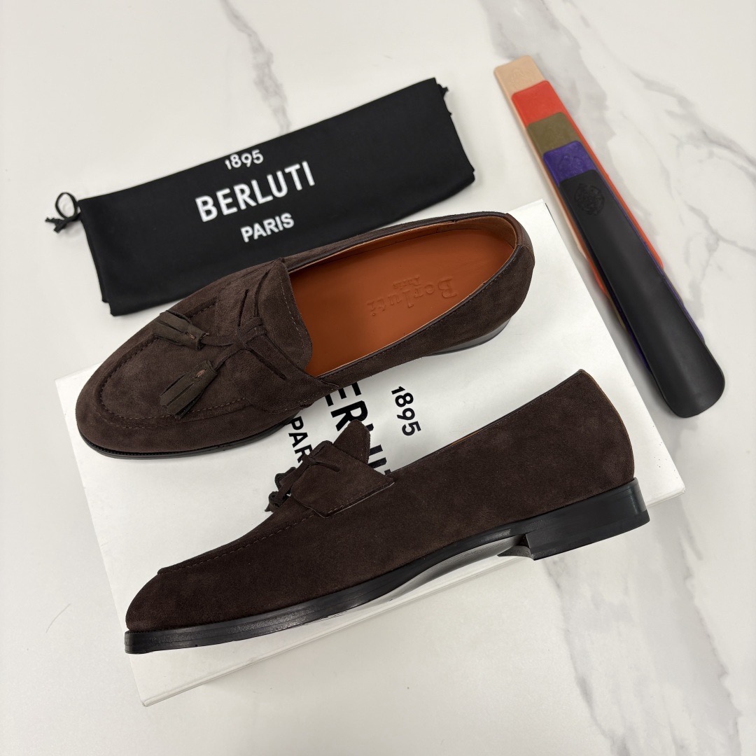 Лоферы мужские в стиле Berluti Lorenzo из натуральной замши темно-коричневого цвета