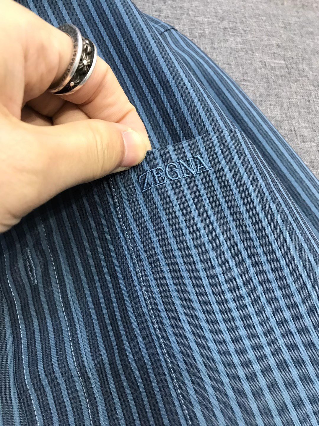 Рубашка мужская в стиле Ermenegildo Zegna в полоску классическая сине-голубого цвета
