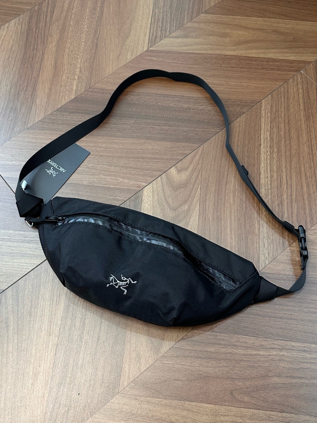 Сумка поясная в стиле Arc’teryx Granville Crossbody Bag чёрного цвета