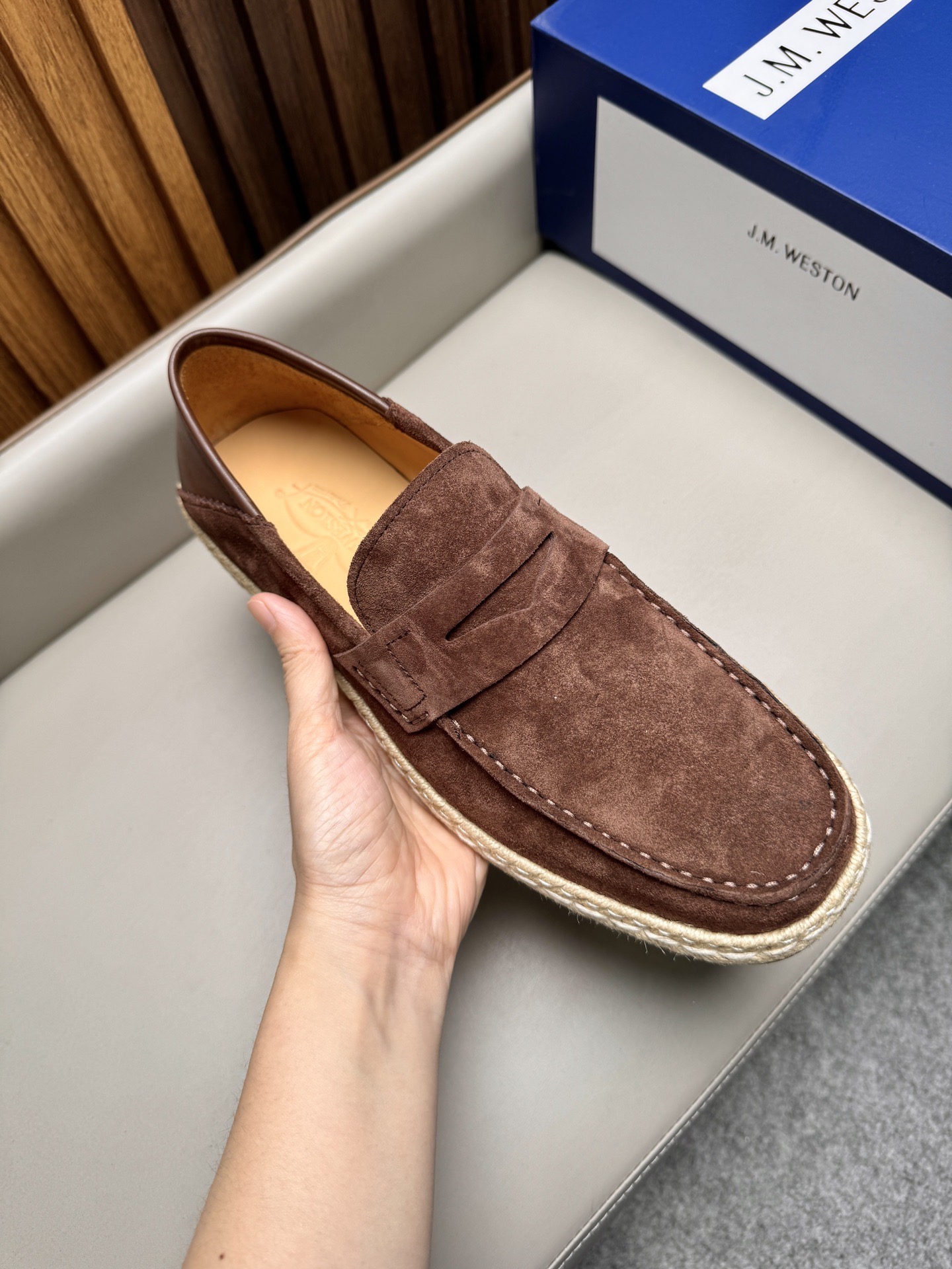 Лоферы мужские в стиле J.M. Weston светло-коричневого цвета