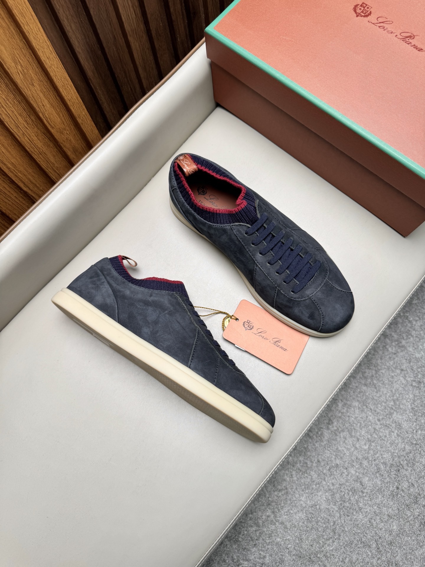 Кроссовки мужские Loro Piana Soho Walk темно-синего цвета