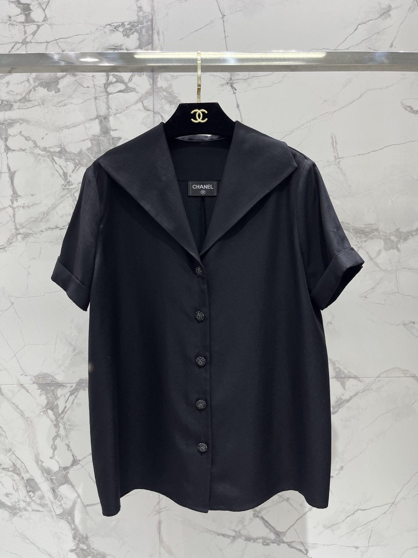 Блуза женская в стиле Chanel чёрного цвета с широким воротником