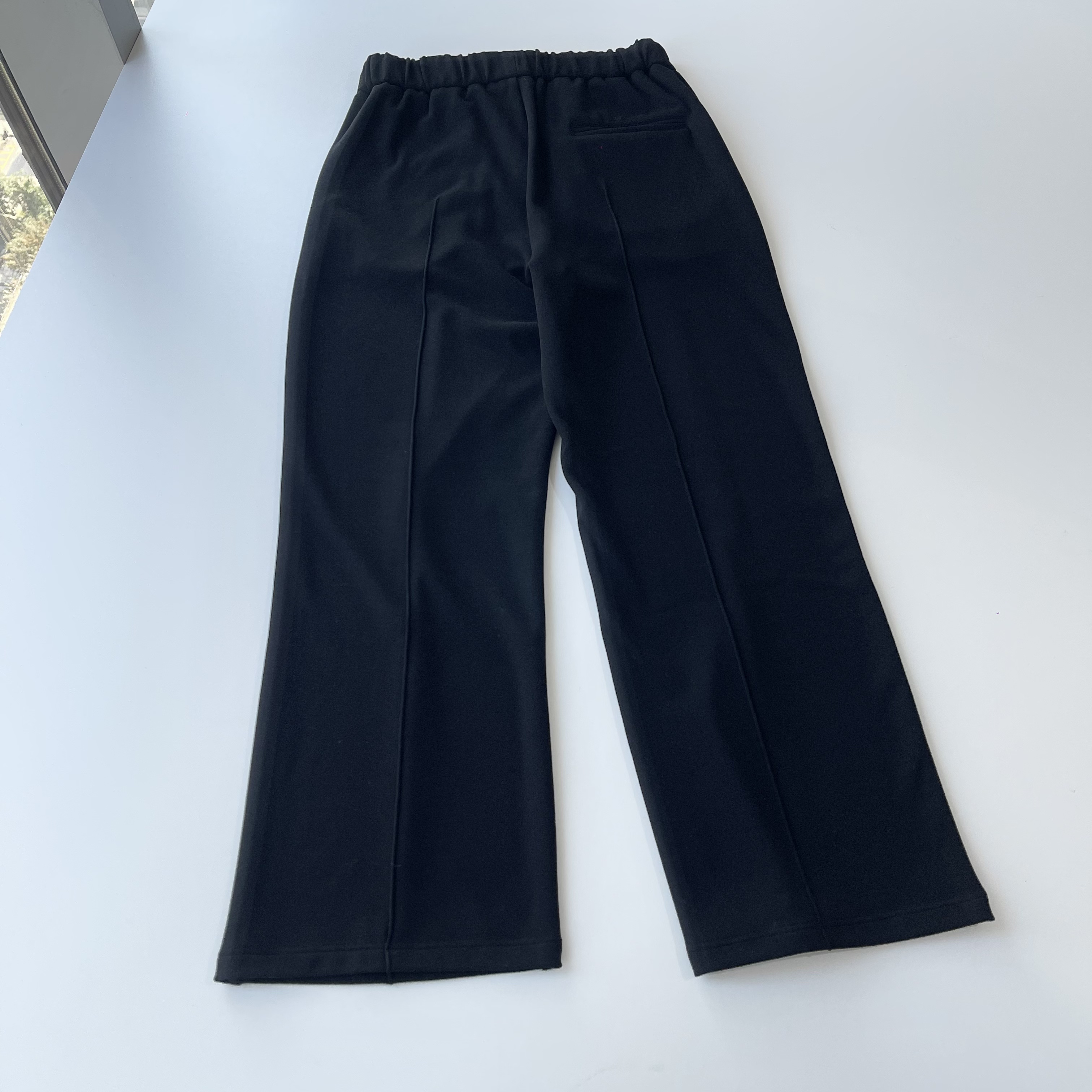 Брюки мужские в стиле Brunello Cucinelli model Straight Fit из шерстяного трикотажа чёрного цвета