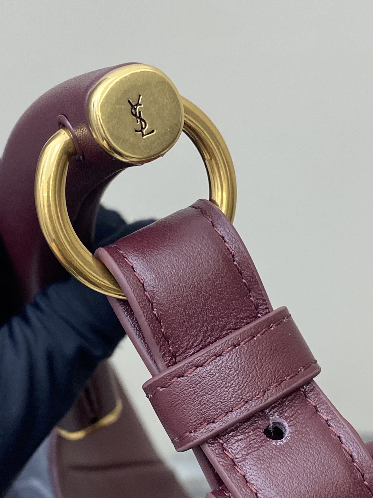 Сумка женская в стиле Saint Laurent Mombasa бордового цвета(средний размер)