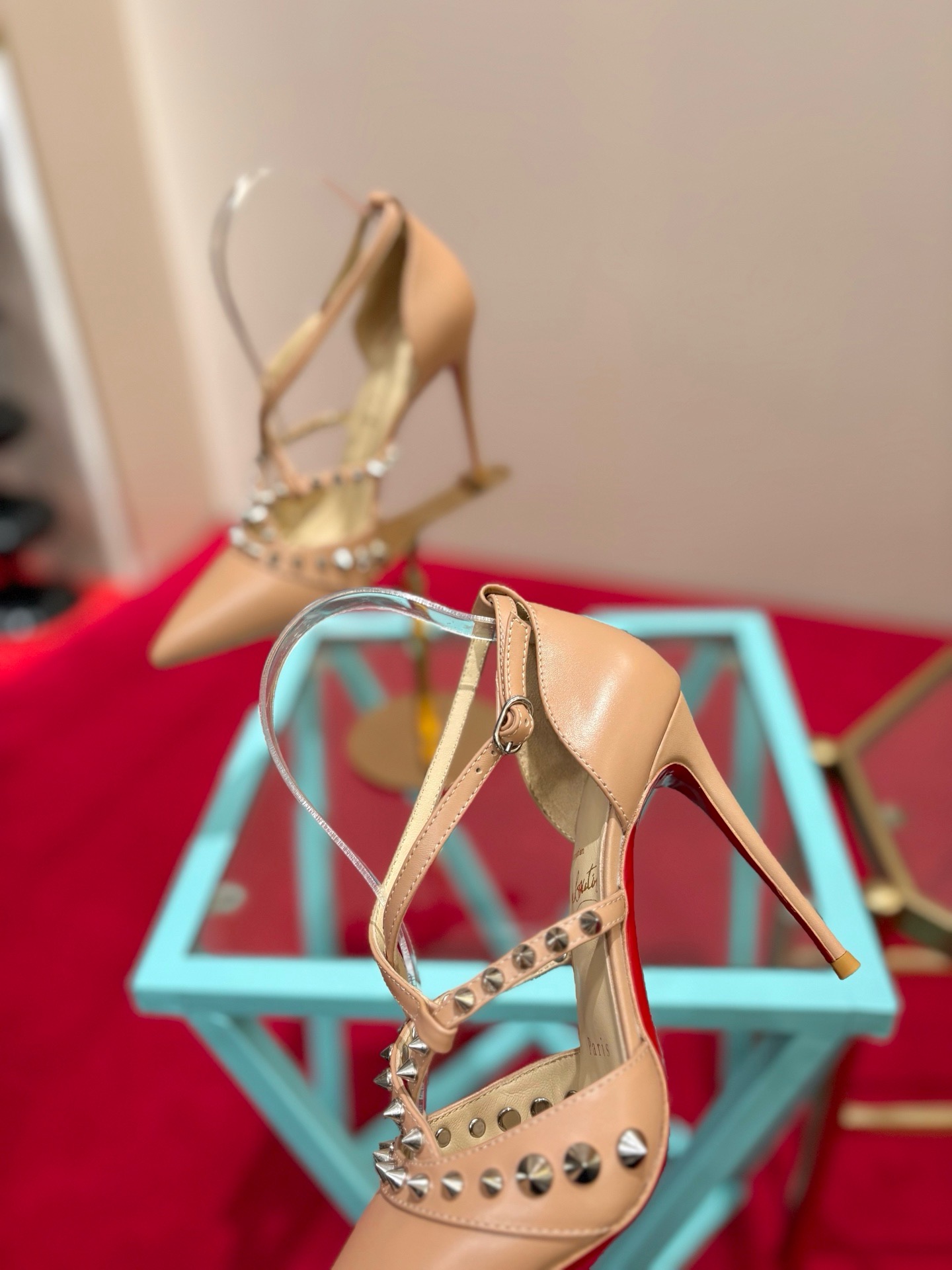Туфли женские в стиле Christian Louboutin So Kate бежевого цвета