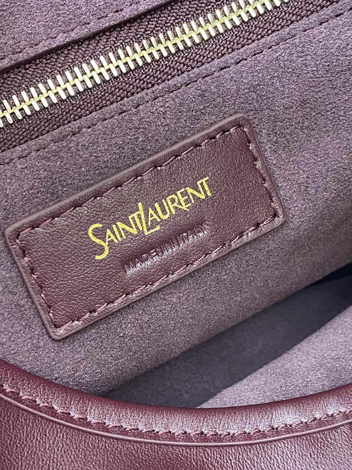 Сумка женская в стиле Saint Laurent Mombasa бордового цвета(средний размер)