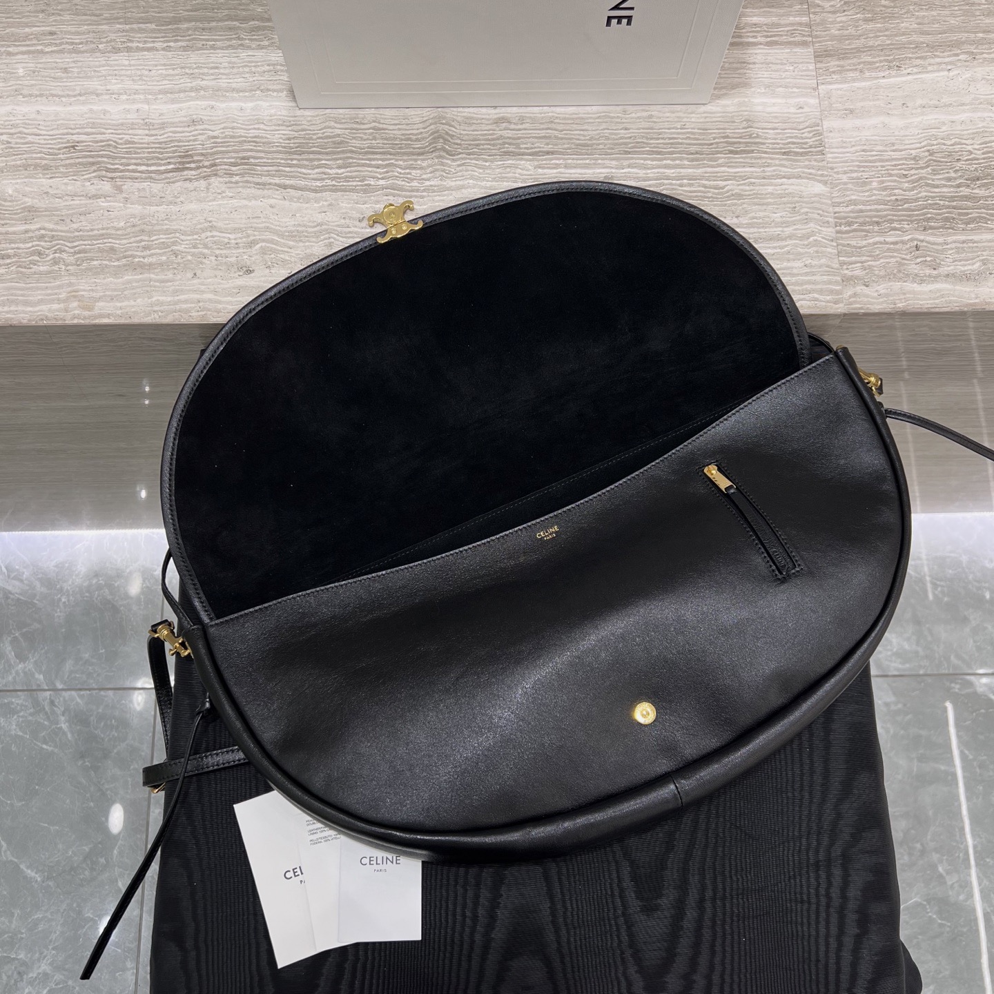 Сумка женская в стиле Celine Soft Triomphe Halfmoon чёрного цвета