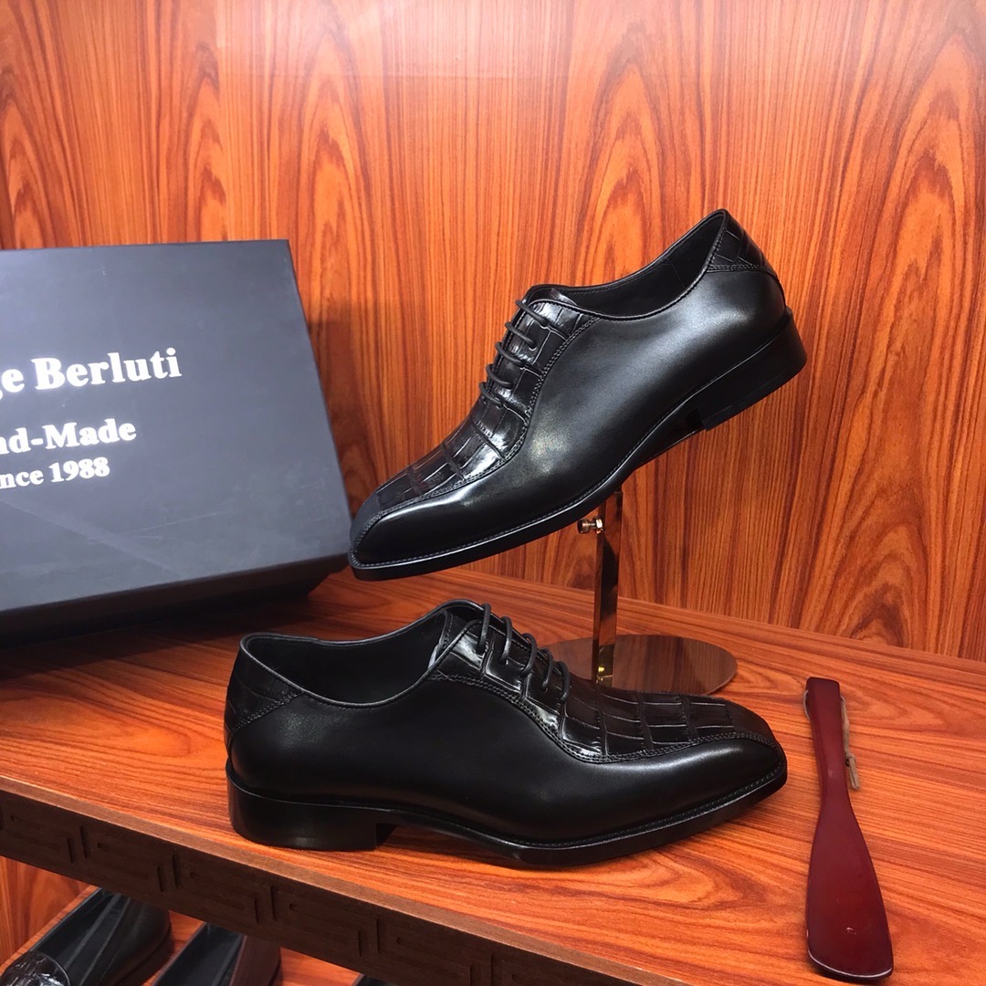Туфли мужские в стиле Berluti черного цвета