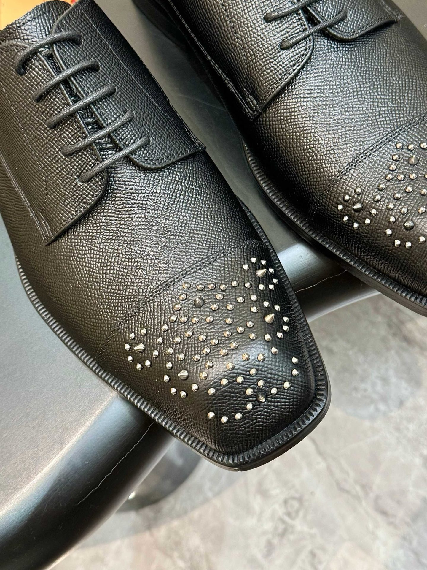 Туфли-дерби мужские Christian Louboutin Grave Derby чёрного цвета