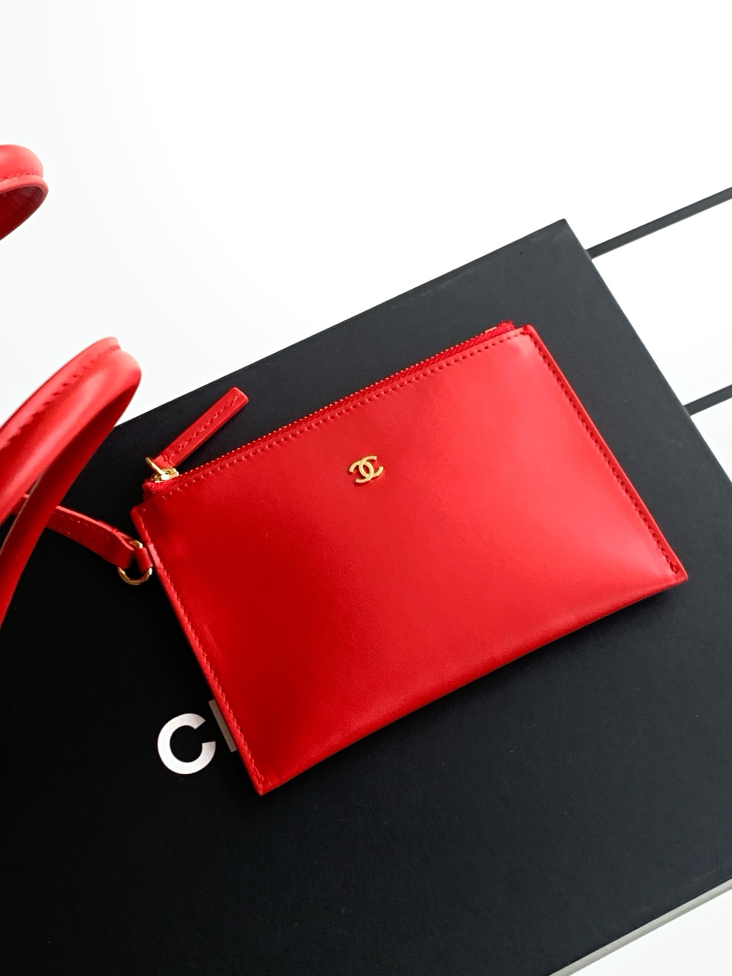Сумка женская в стиле Chanel красного цвета