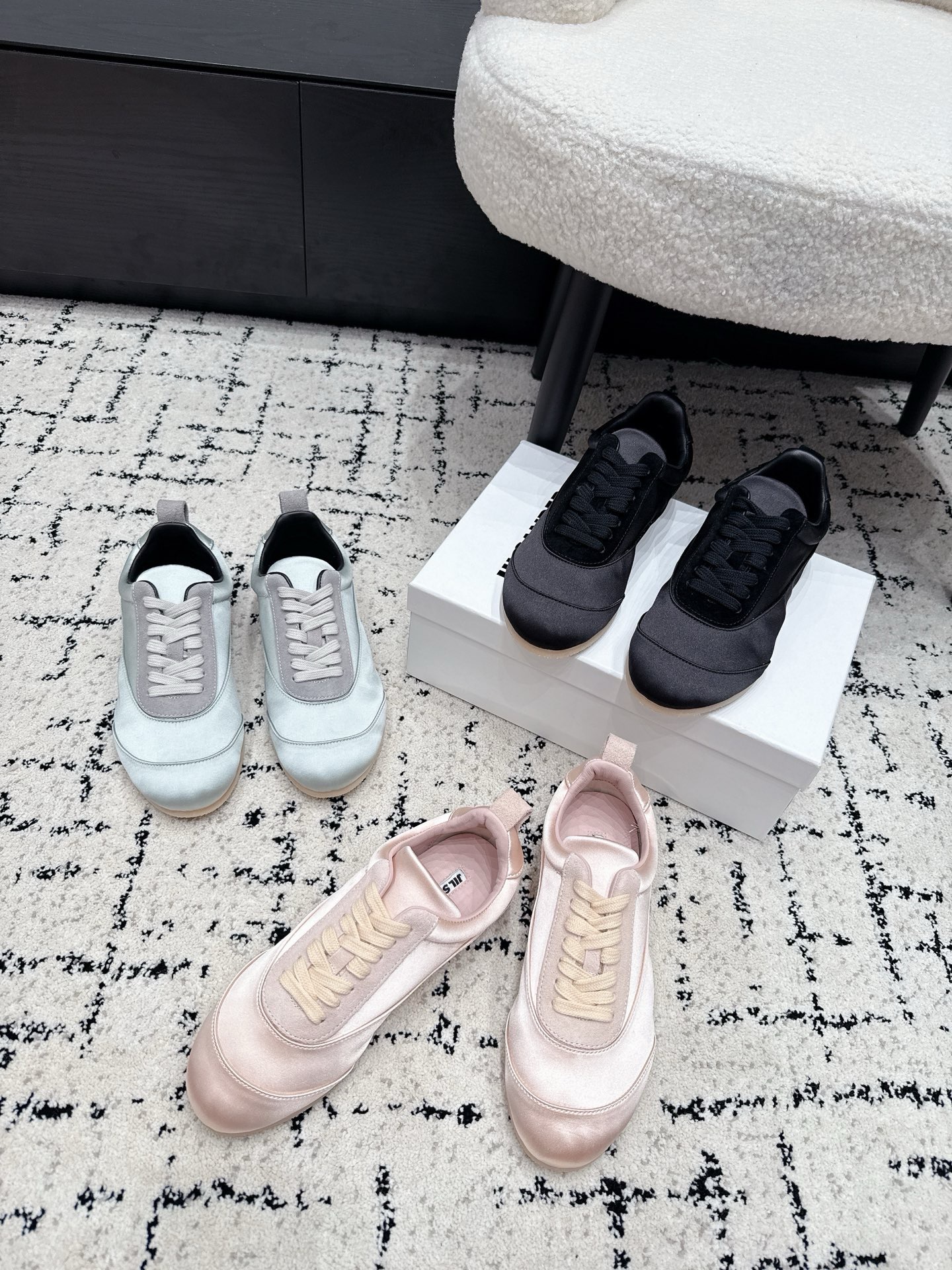 Кроссовки женские в стиле Jil Sander серого цвета