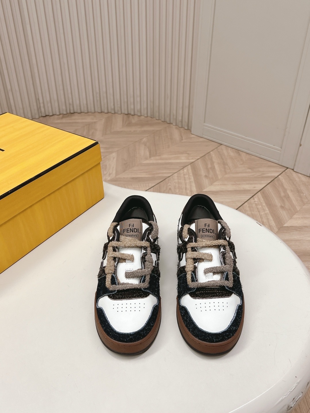 Кроссовки Fendi Match чёрно-бело-коричневого цвета