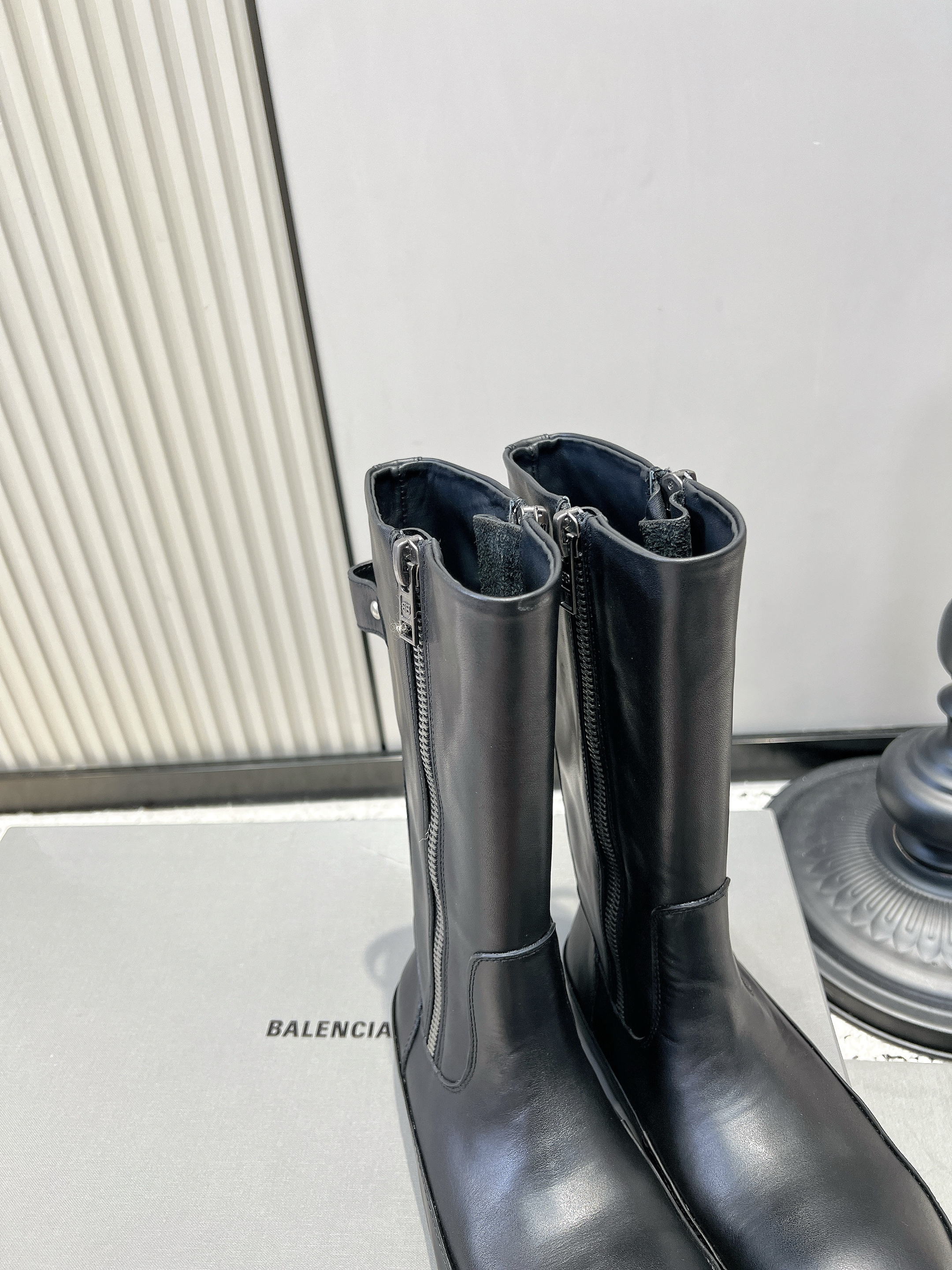 Сапоги женские Balenciaga чёрного цвета