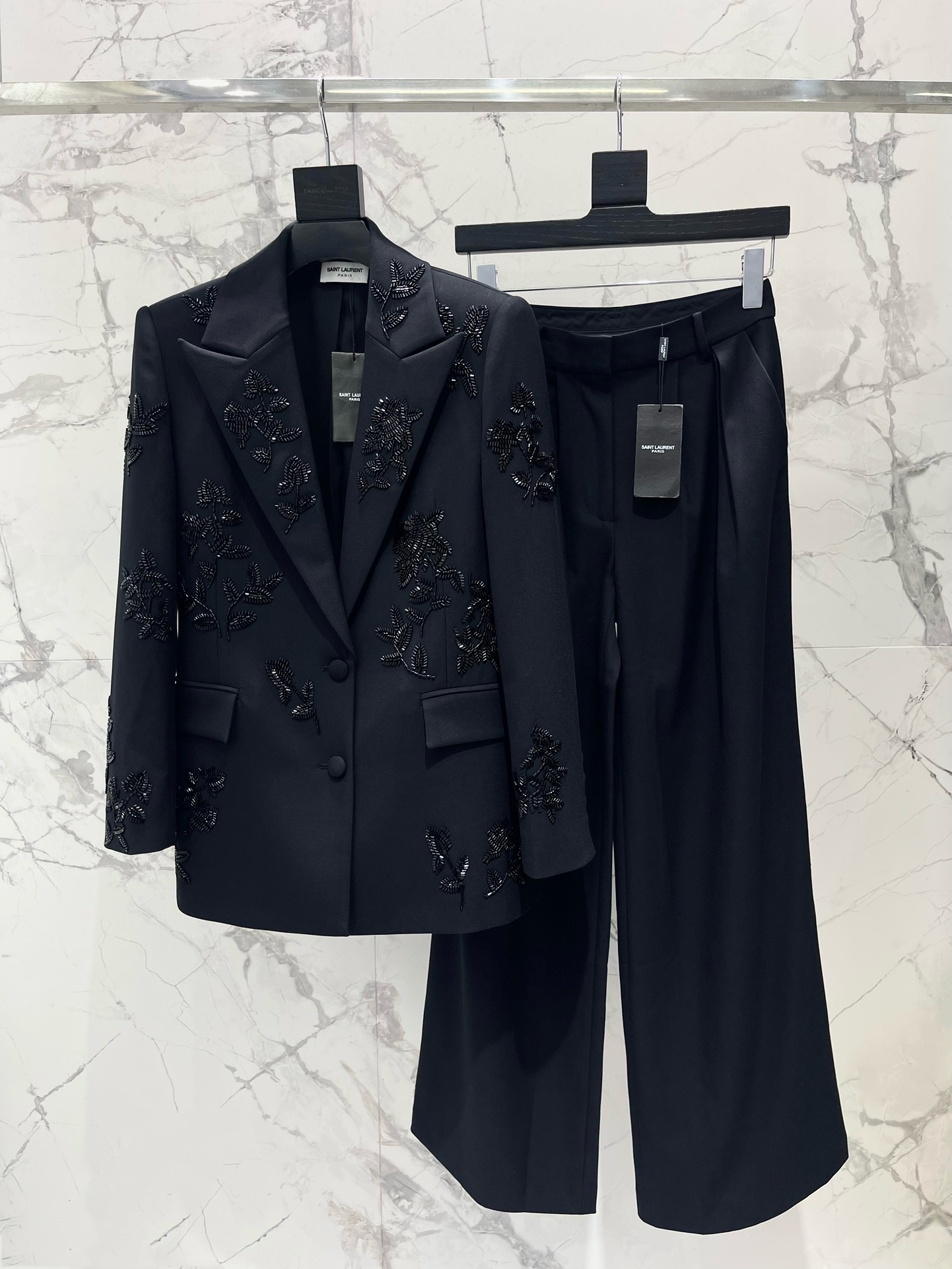 Костюм женский Saint Laurent чёрного цвета