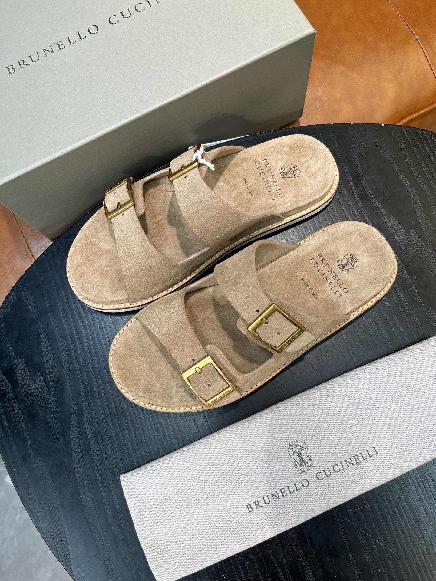 Сандалии мужские в стиле Brunello Cucinelli бежевого цвета