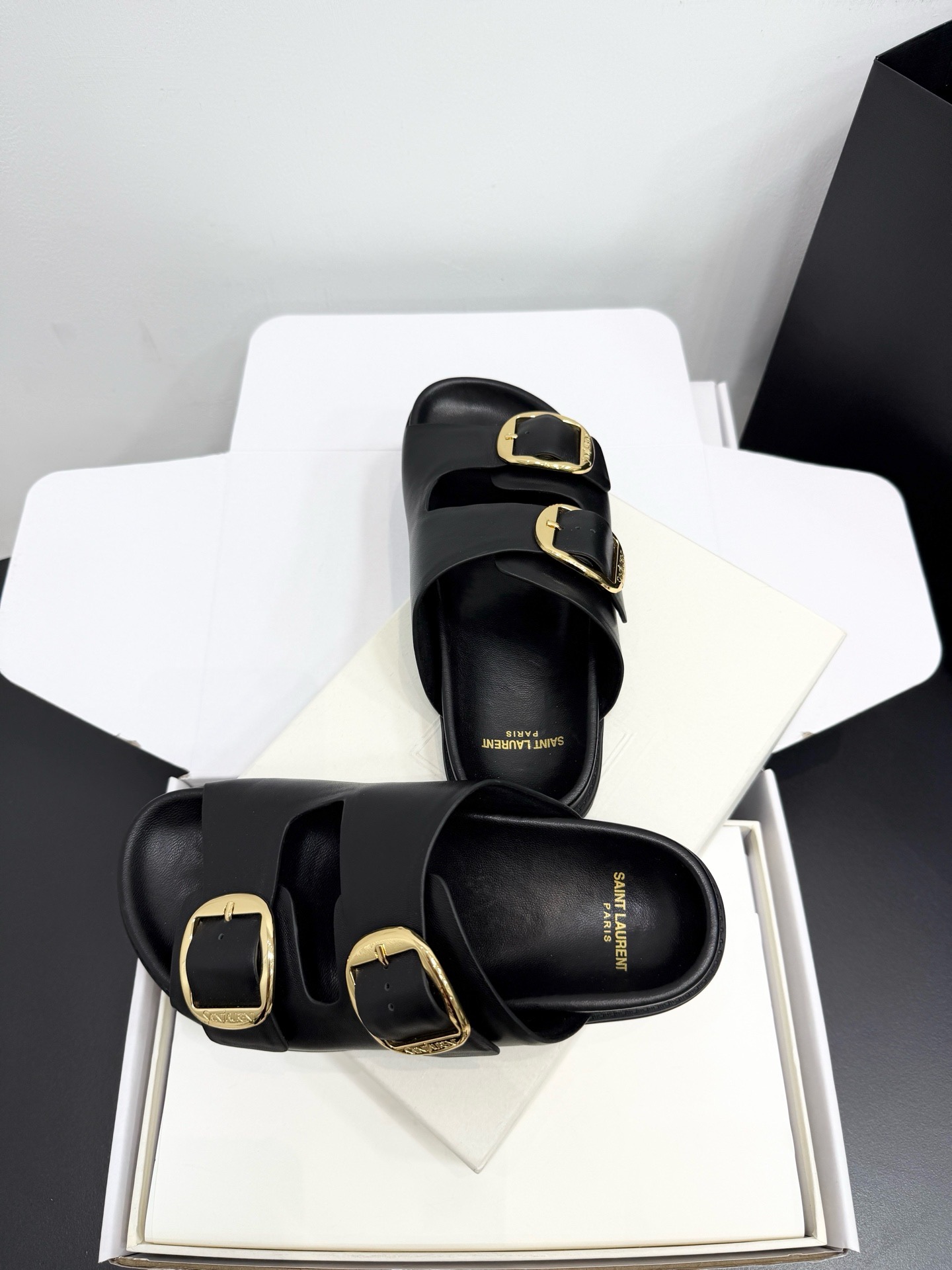 Шлепанцы женские в стиле Saint Laurent Double Buckle черного цвета