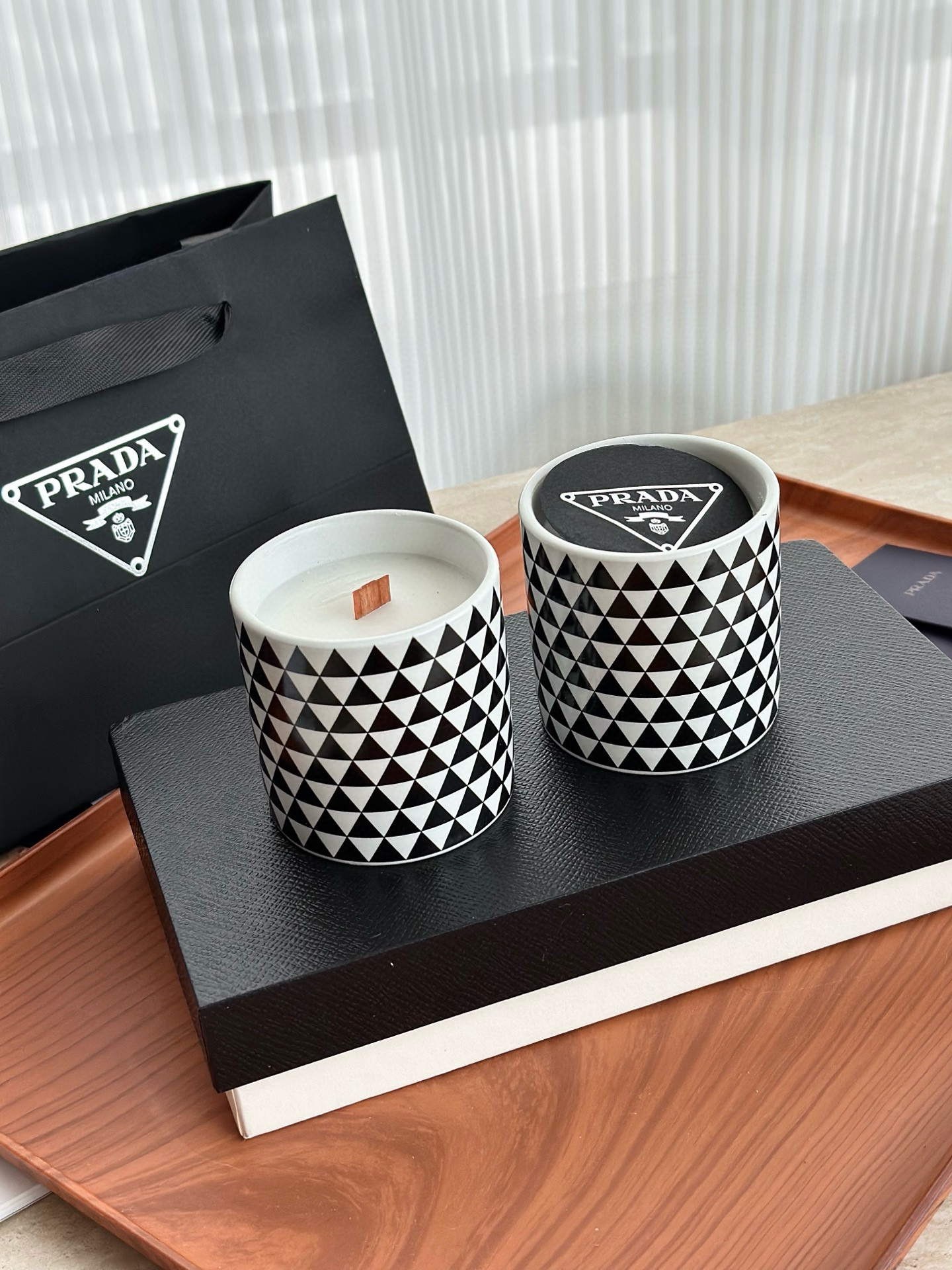  Свечи ароматические в стиле Prada, чёрно-белый геометрический набор из 2 шт.