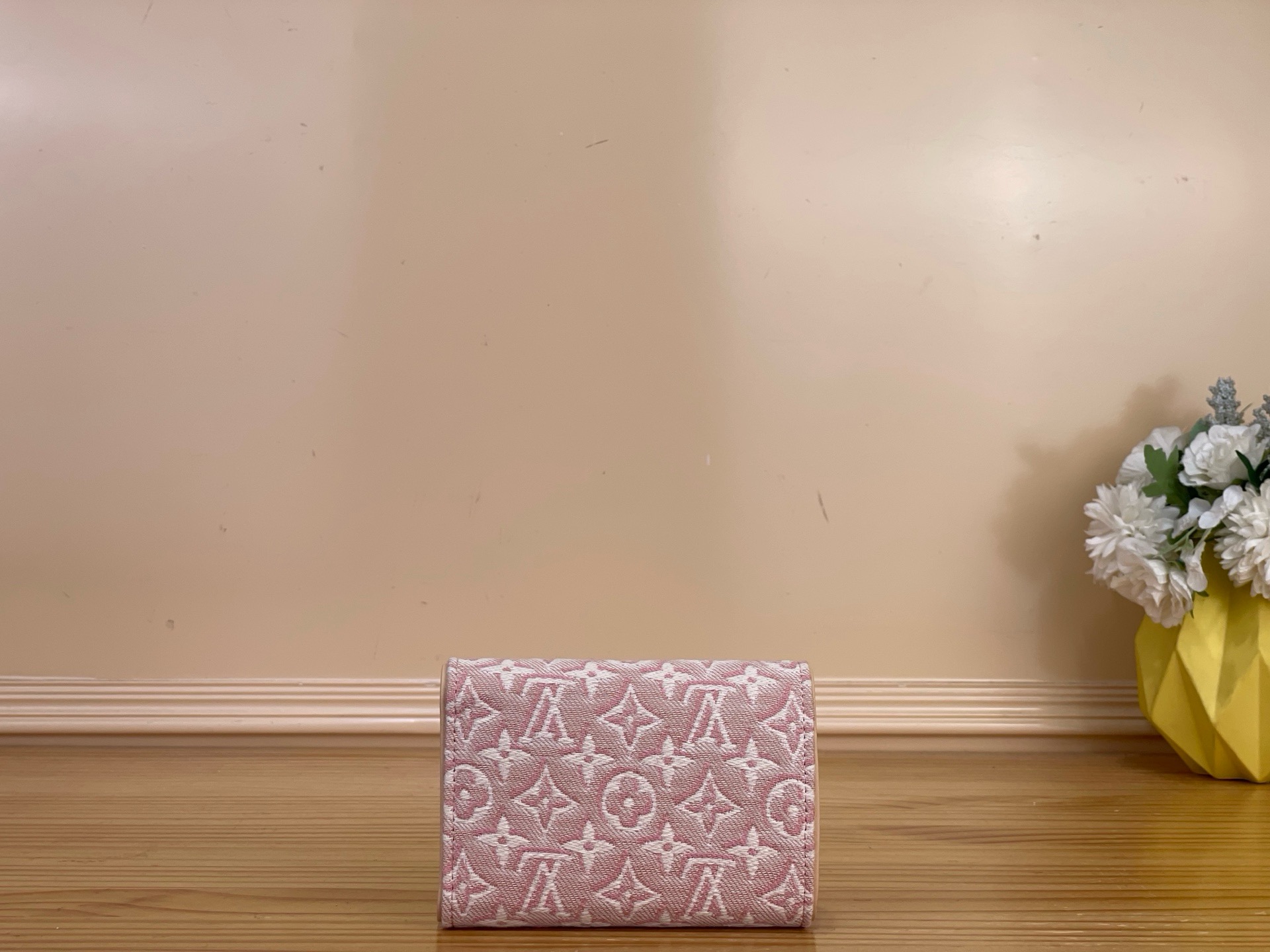 Кошелёк женский Louis Vuitton Victorine розового цвета
