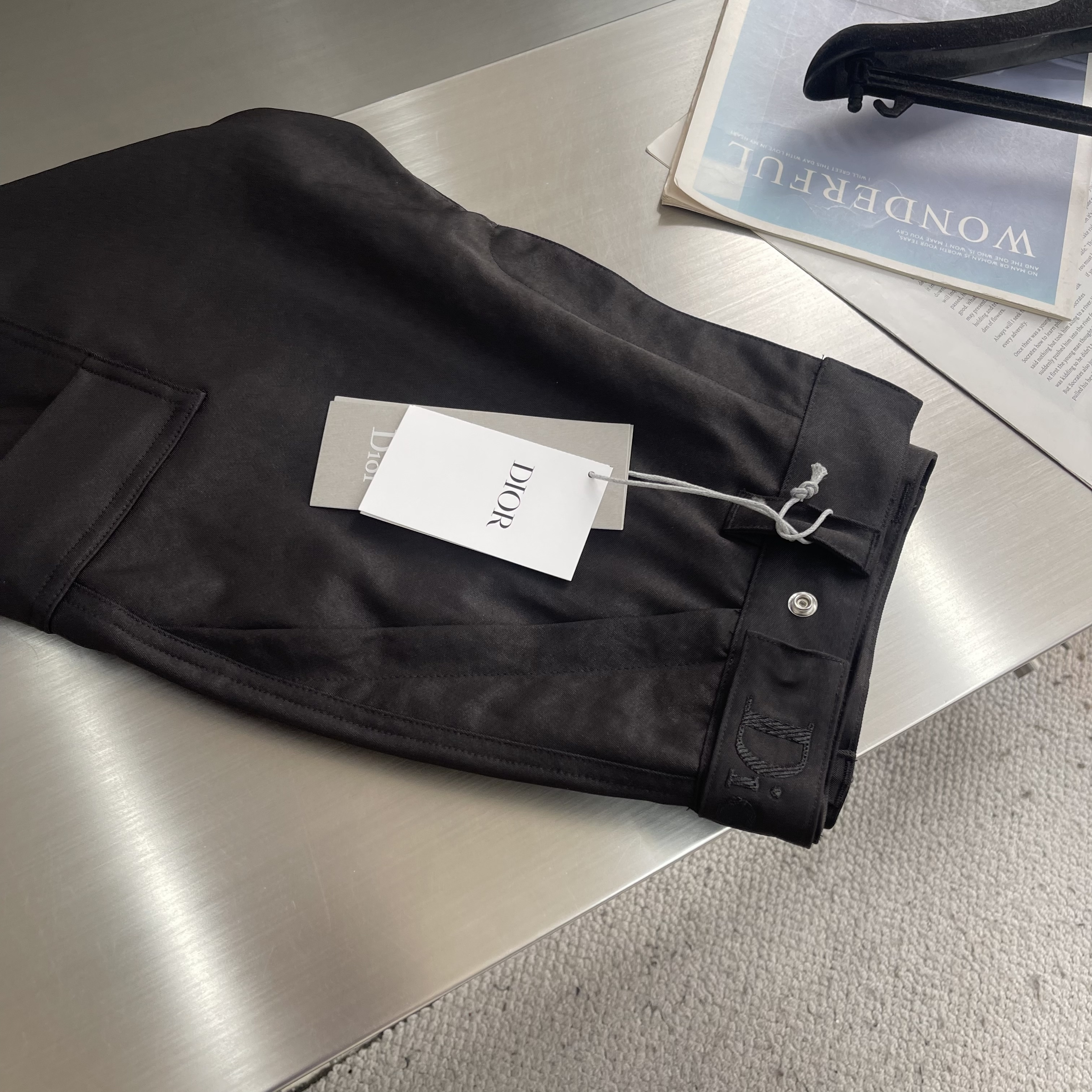 Шорты мужские в стиле Dior чёрного цвета карго с накладными карманами