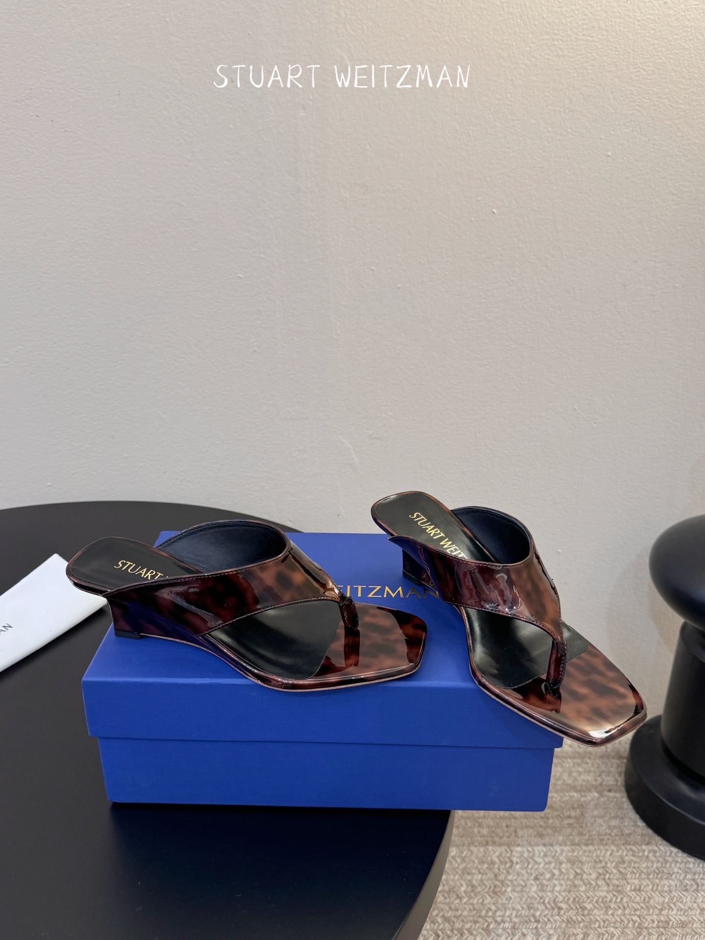 Мюли женские в стиле Stuart Weitzman коричневого цвета