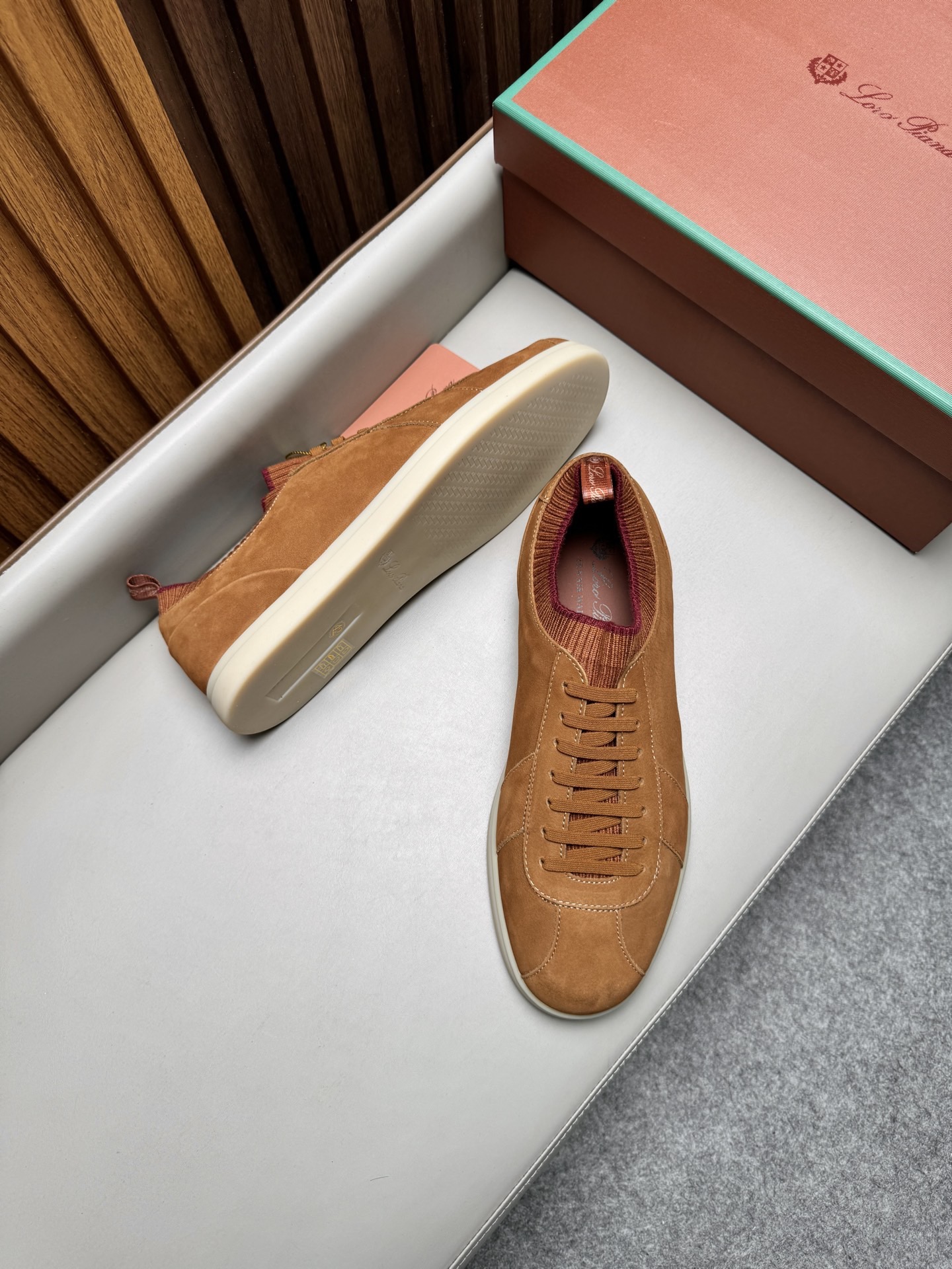 Кроссовки мужские в стиле Loro Piana Soho Walk рыжего цвета