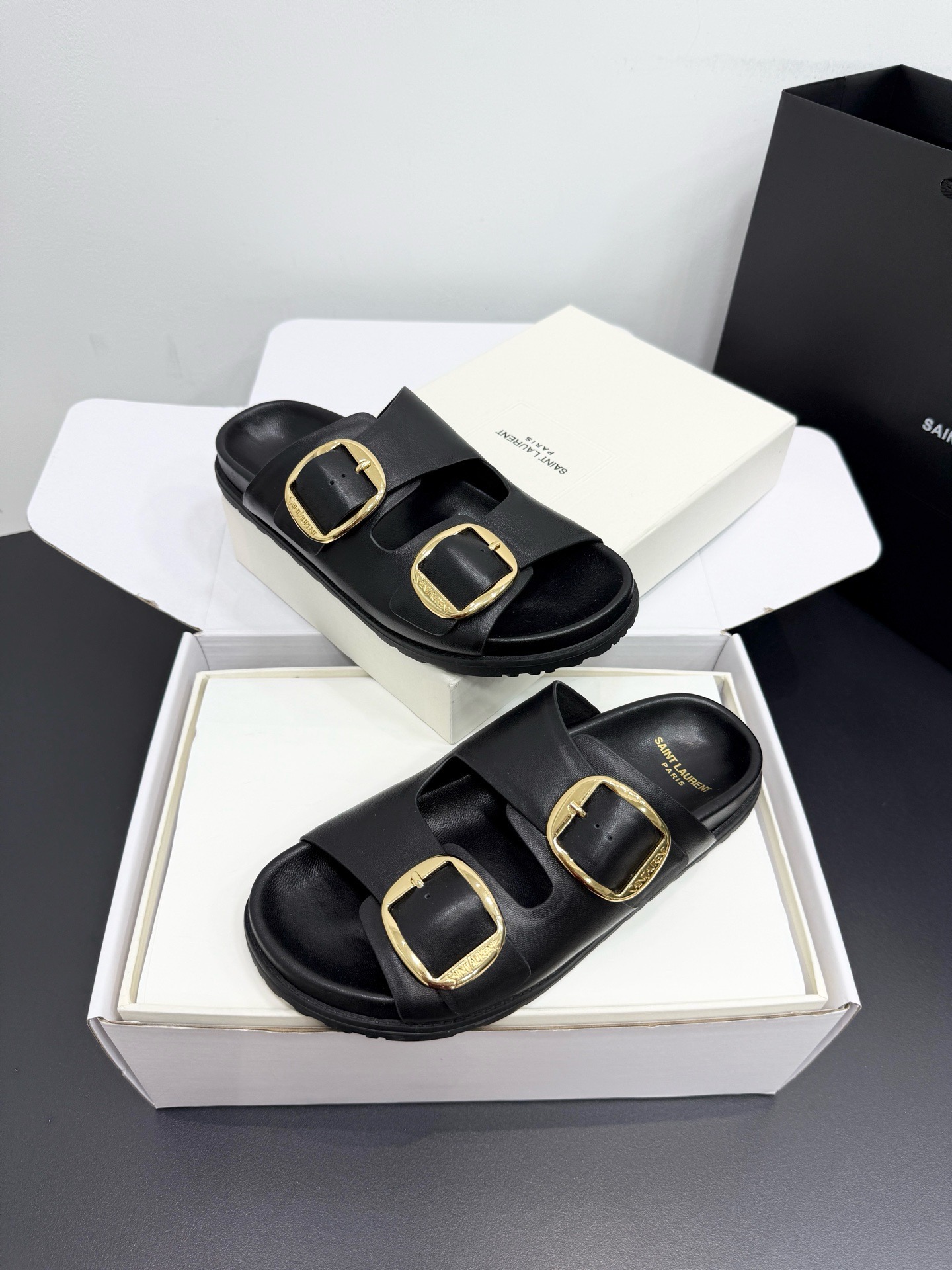 Шлепанцы женские в стиле Saint Laurent Double Buckle черного цвета