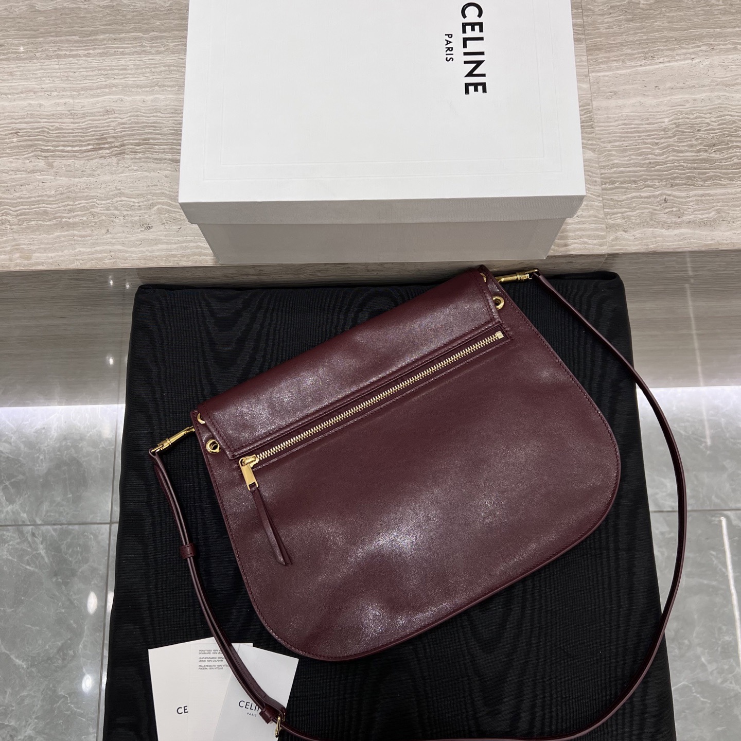 Сумка женская в стиле Celine Soft Triomphe Besace бордового цвета