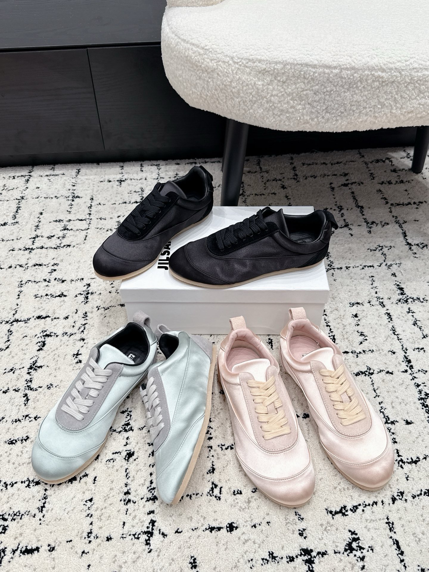 Кроссовки женские в стиле Jil Sander серого цвета