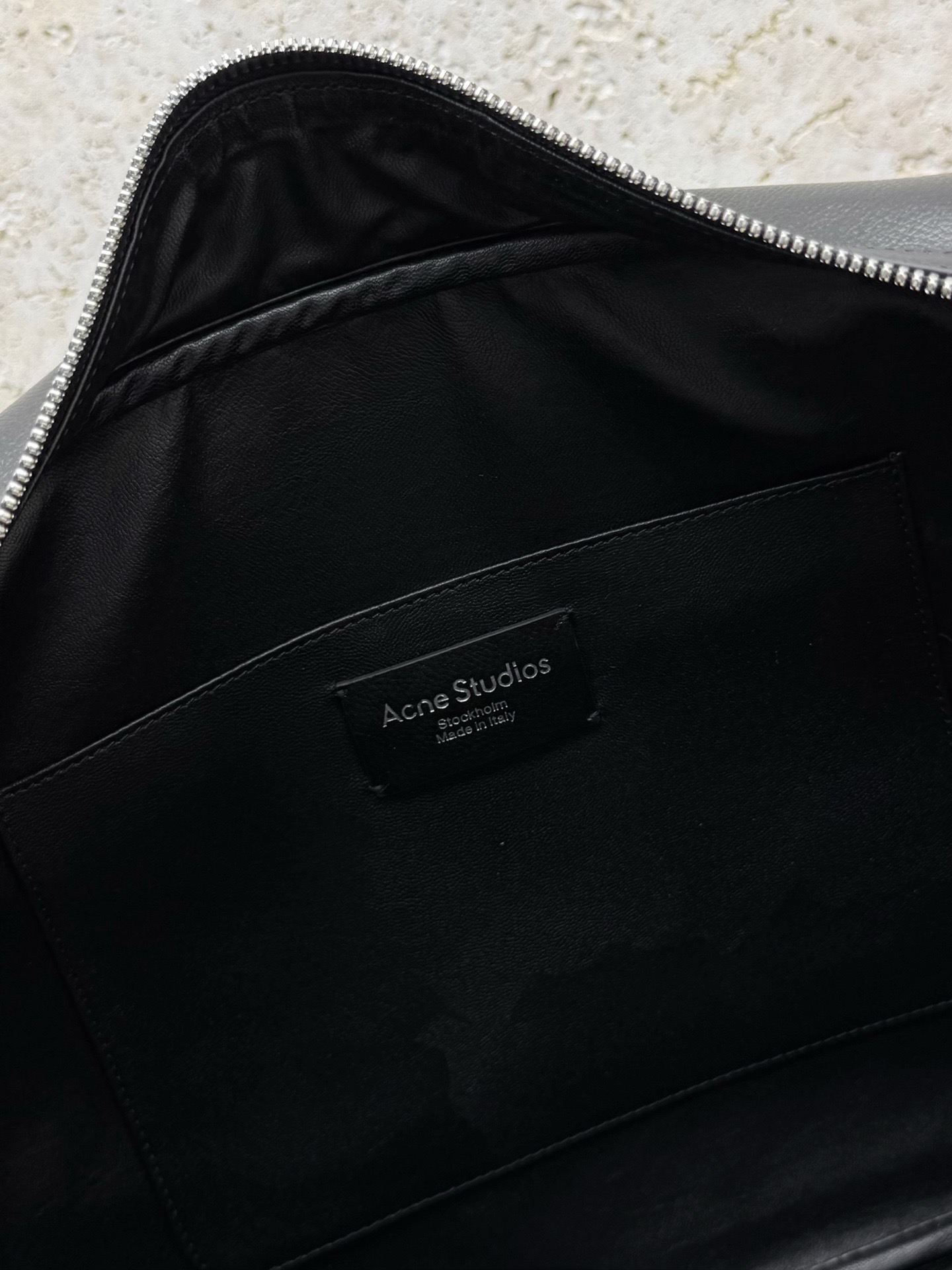 Сумка женская Acne Studios Camera Bag чёрного цвета