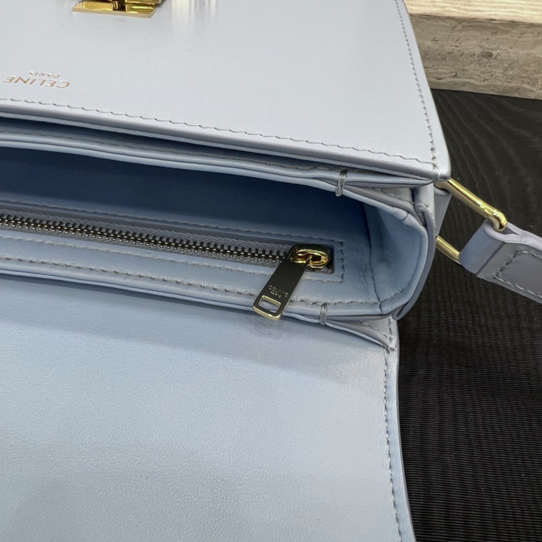 Сумка женская в стиле Celine Teen Triomphe компактная голубого цвета