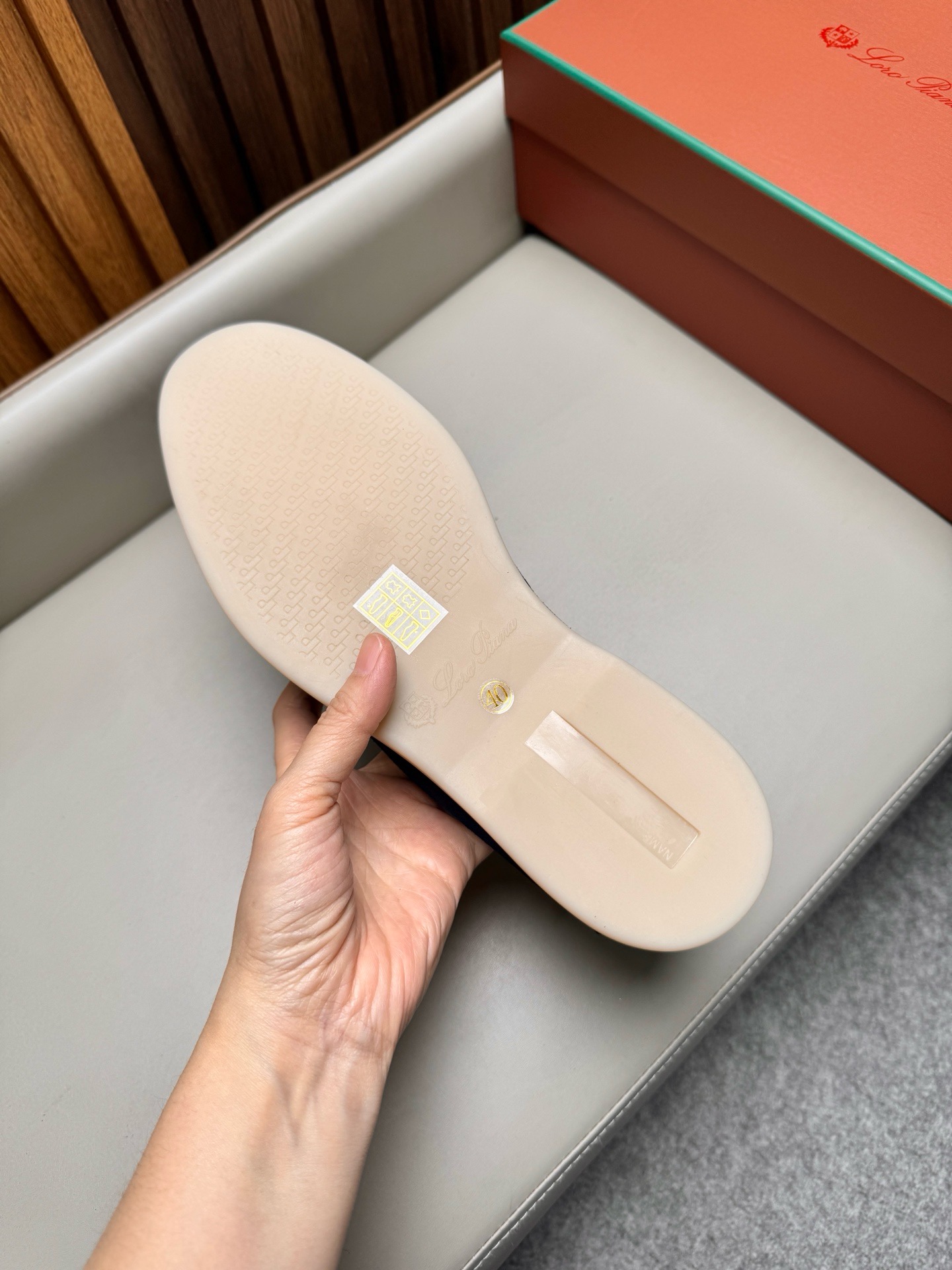 Лоферы унисекс в стиле Loro Piana из натуральной замши синего цвета