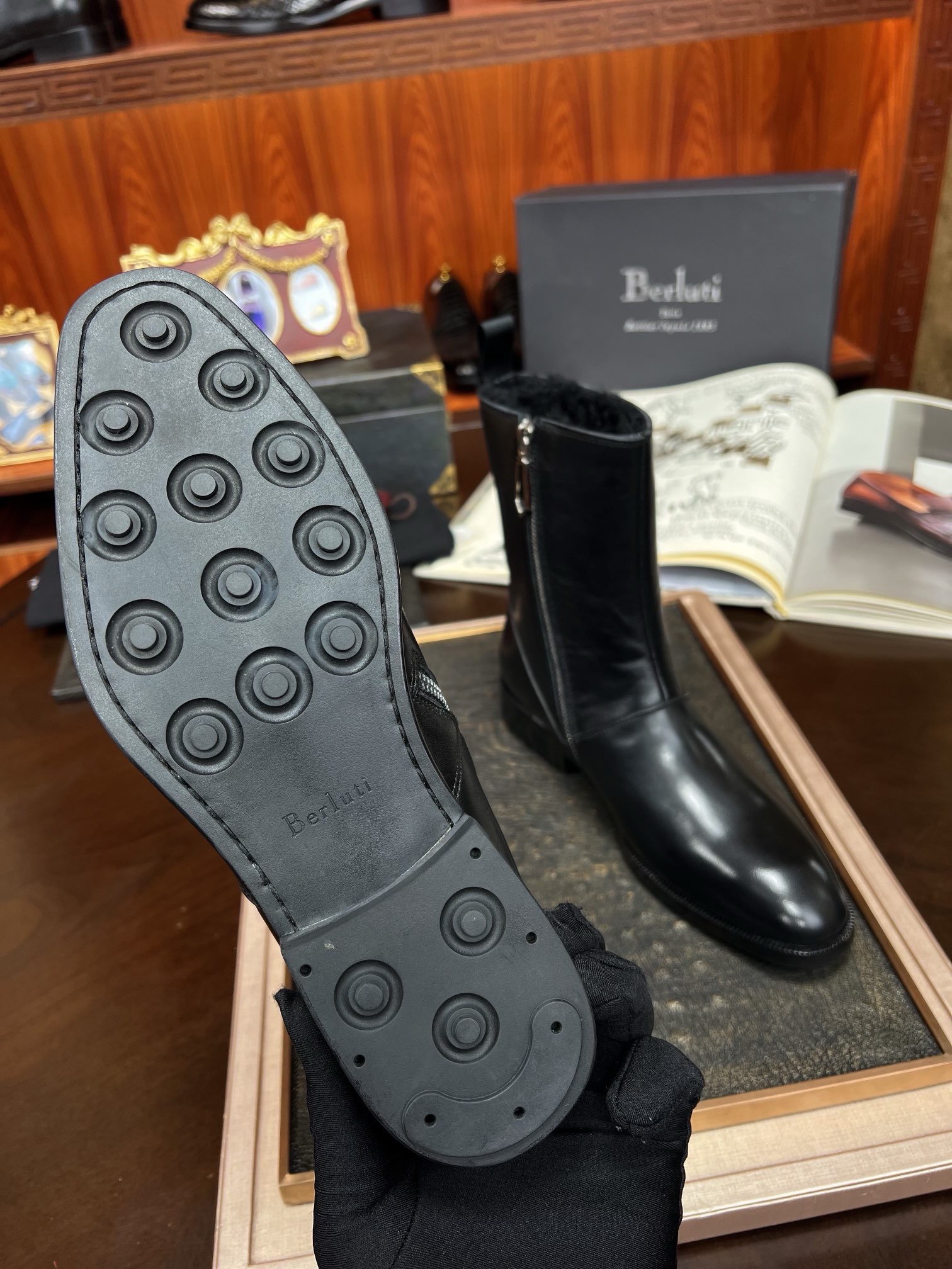 Полусапоги мужские Berluti чёрного цвета