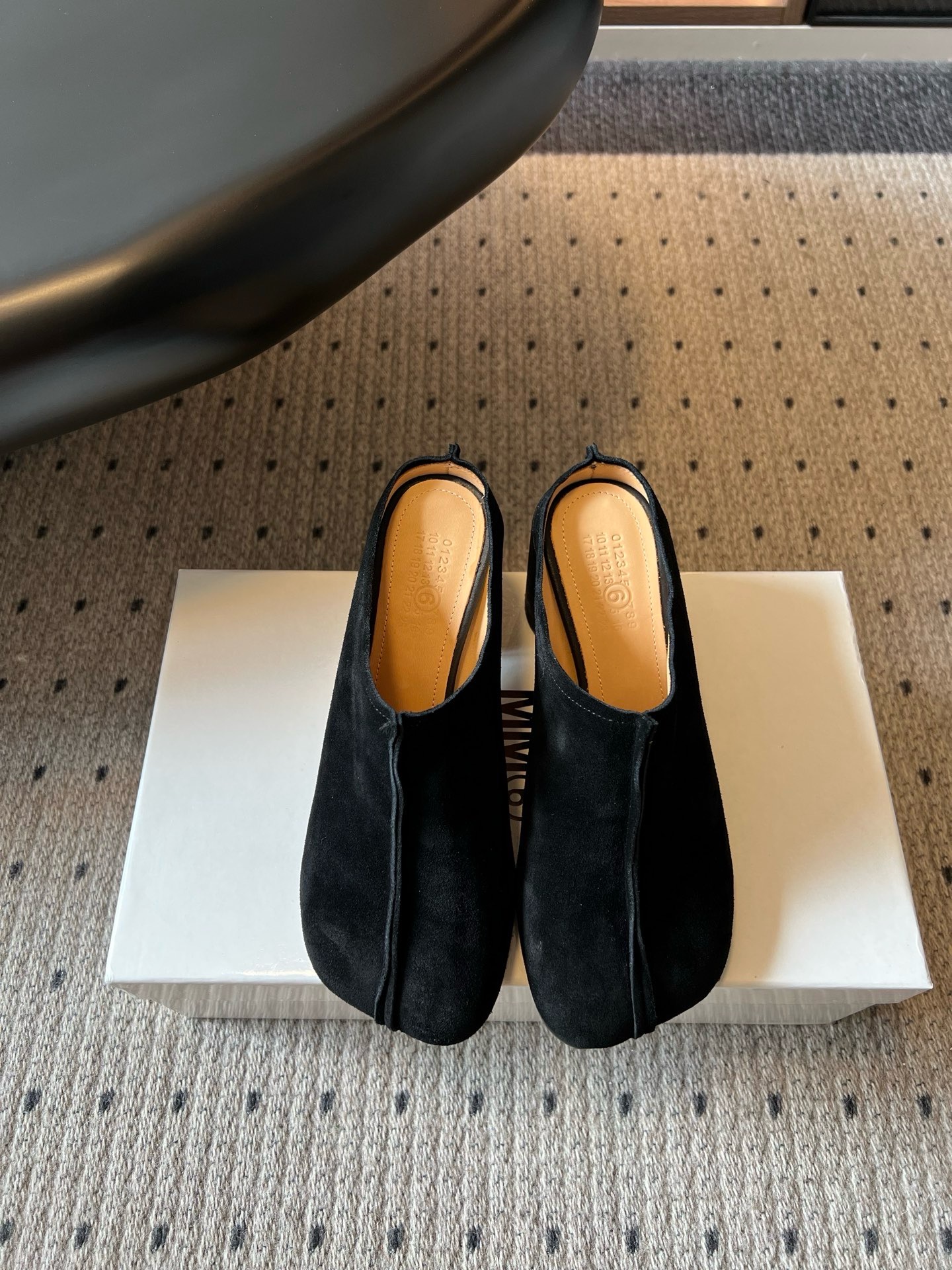 Мюли женские Maison Margiela Tabi чёрного цвета