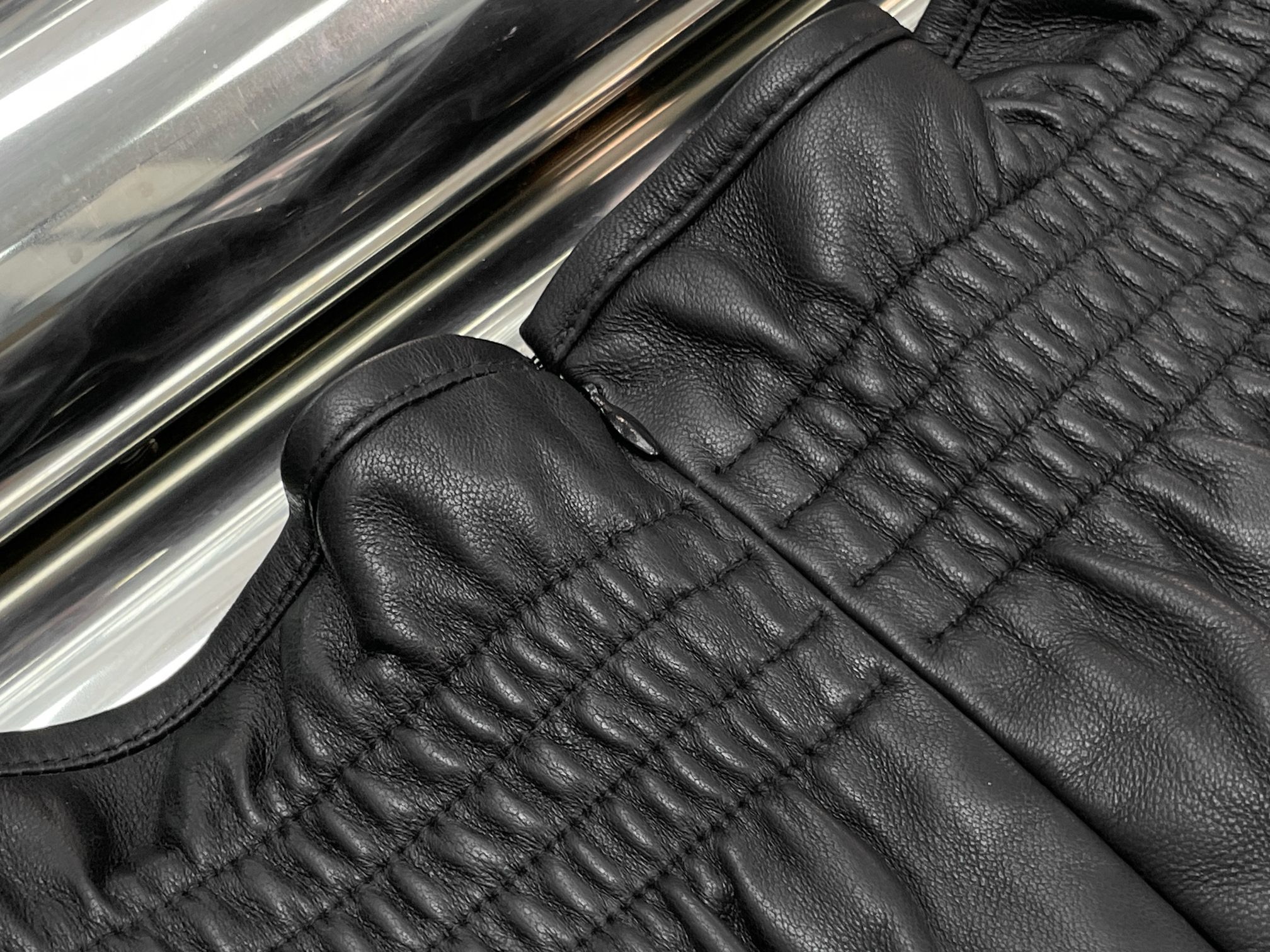 Юбка женская Saint Laurent Paperbag Pencil Skirt кожи ягнёнка чёрного цвета с эластичным поясом