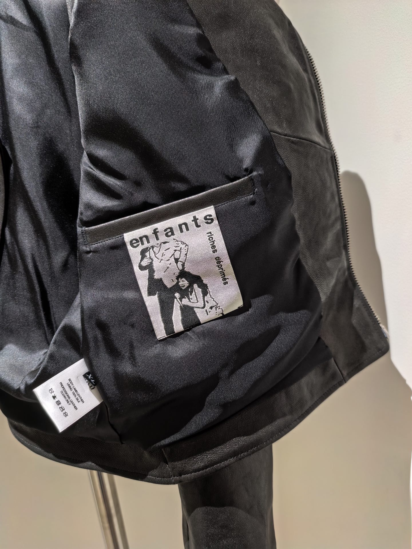 Куртка мужская в стиле Enfants Riches Déprimés Rose Buckle Moto Jacketчёрного цвета с пряжками