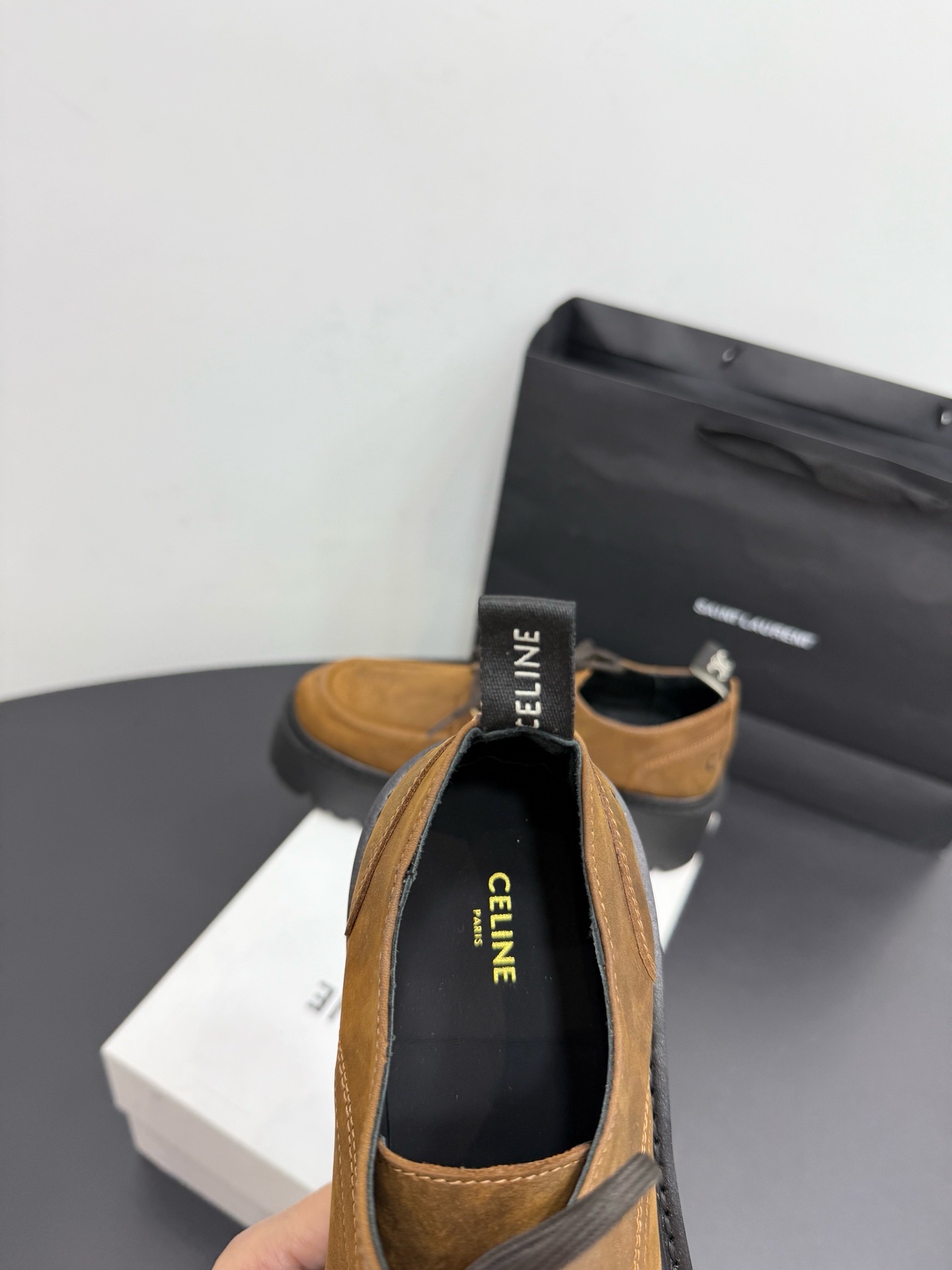 Дерби женские в стиле Celine Triomphe из натуральной кожи светло-коричневого цвета