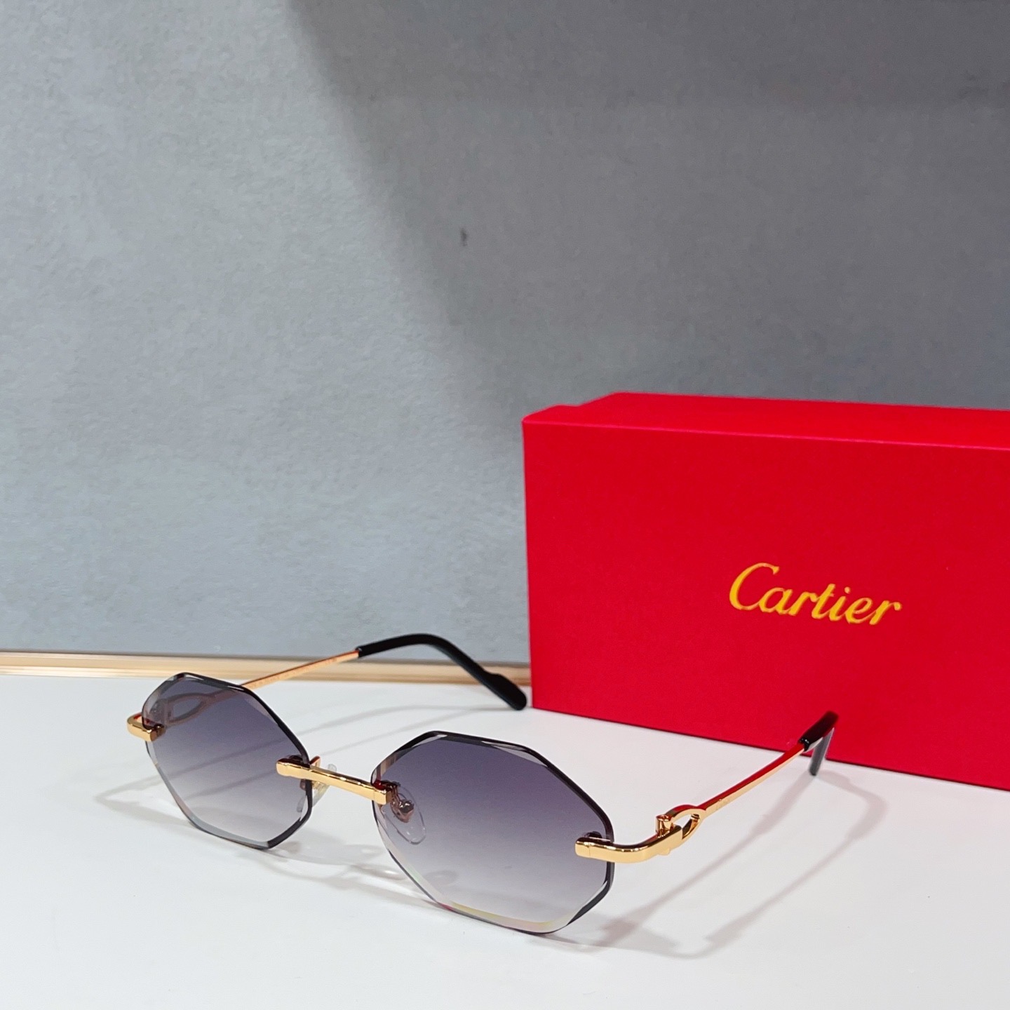 Очки солнцезащитные женские в стиле Cartier